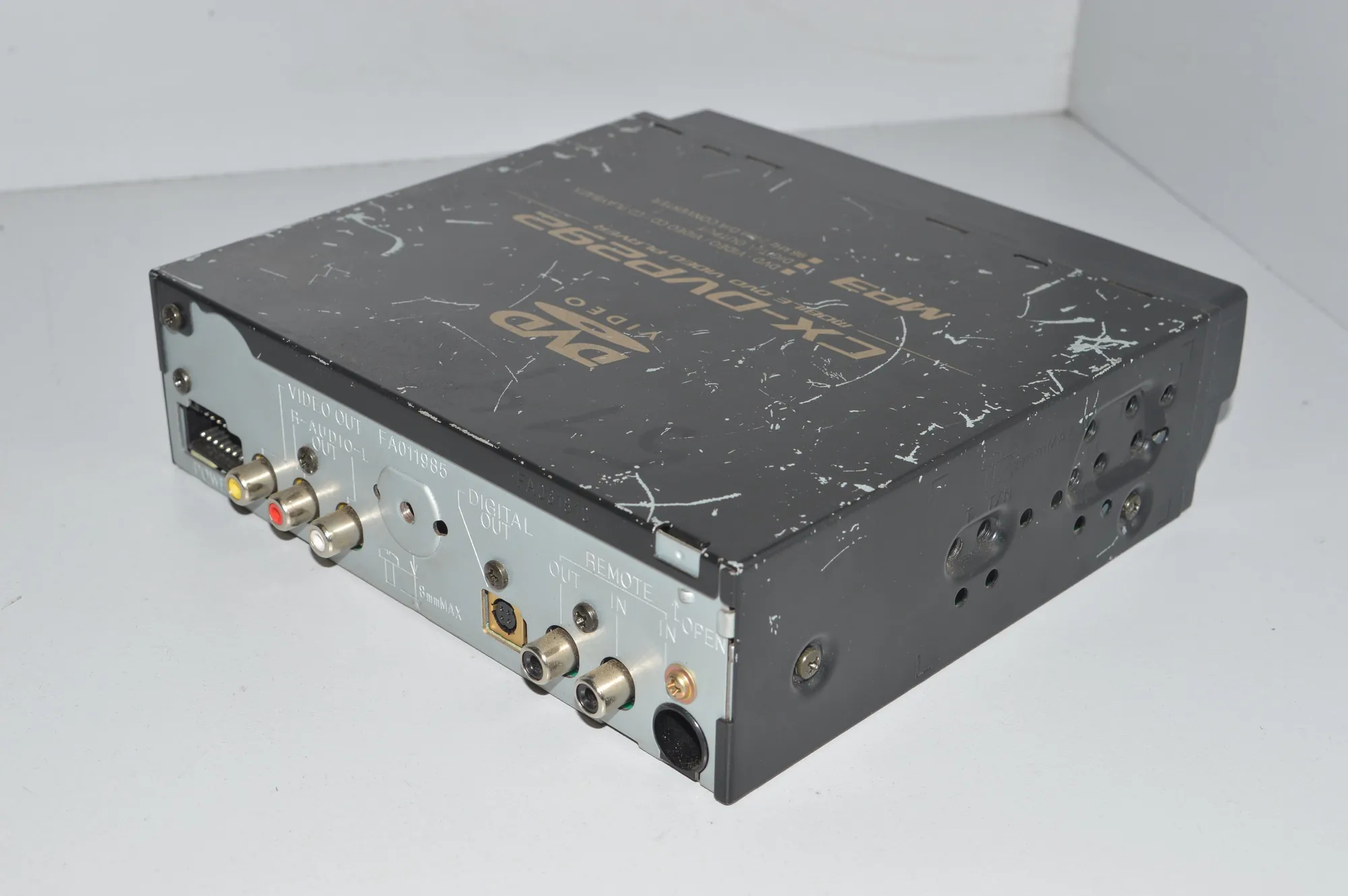 Music Radio CD Player Head Unit – OEM CX-DVP292 · BMW 5 (E39) BMW 5 (E39) 1995 – 5