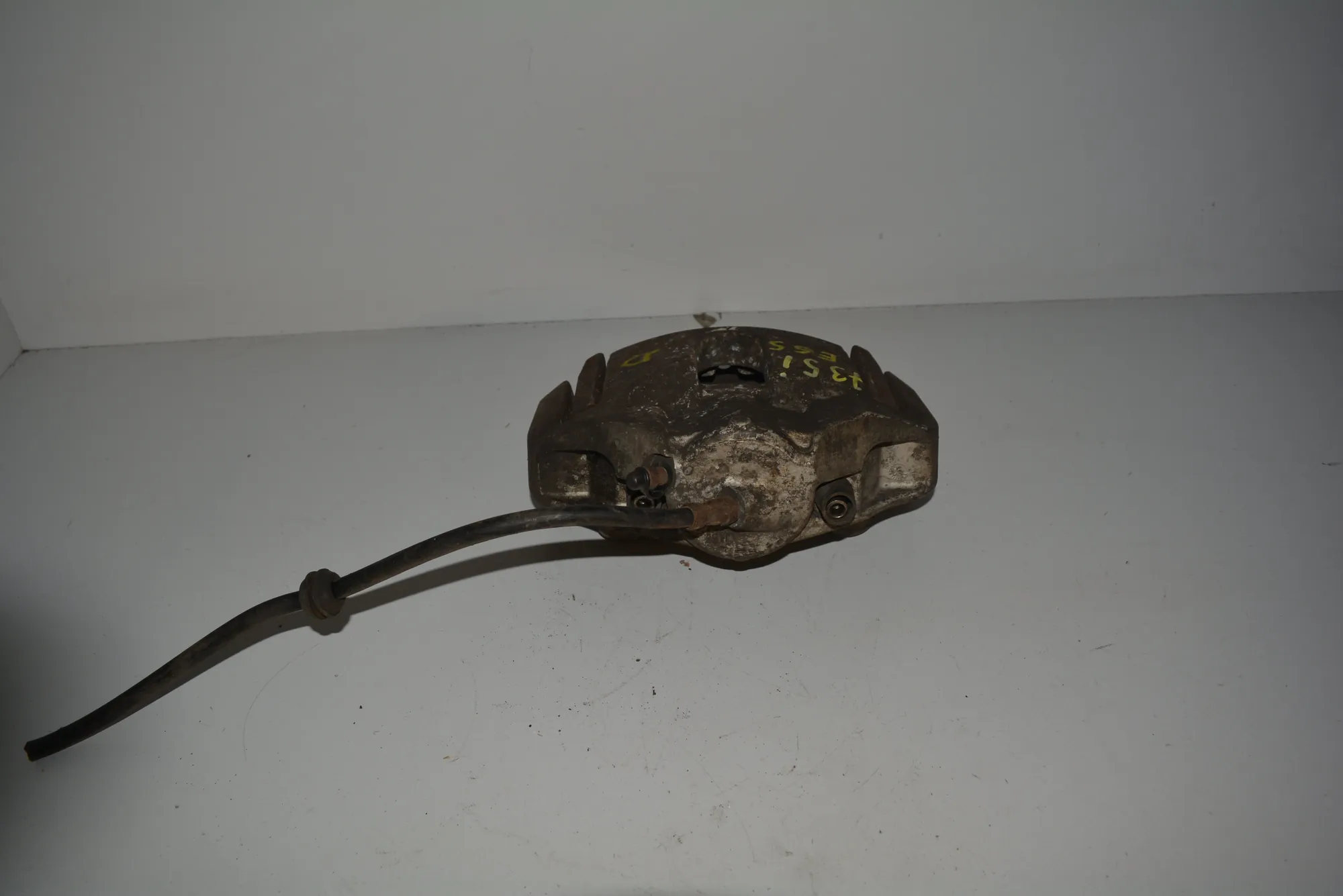 Front Right Brake Caliper · BMW 7 (E65, E66, E67) BMW 7 (E65, E66, E67) 735 i 2006 – 2
