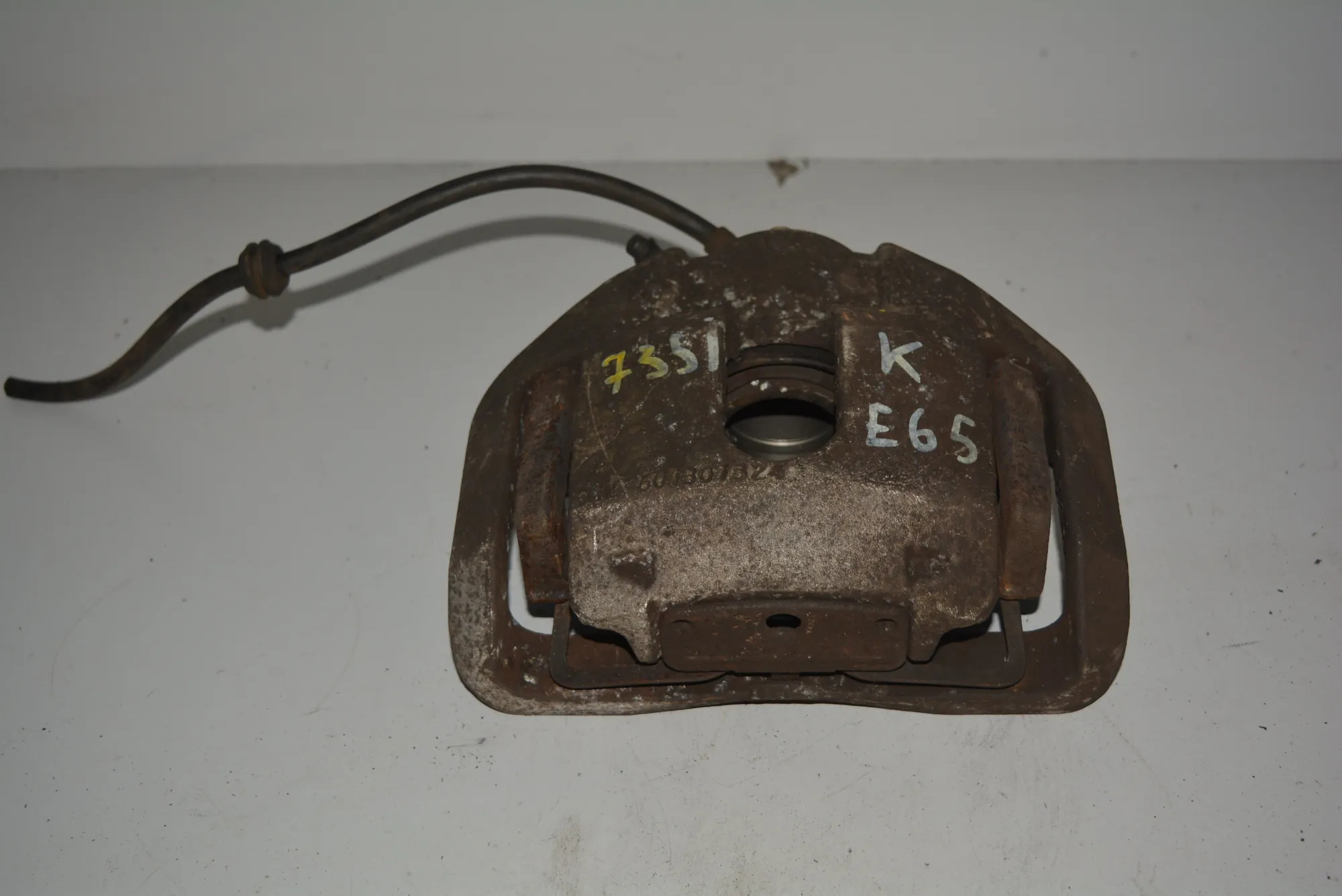 Front Left Brake Caliper · BMW 7 (E65, E66, E67) BMW 7 (E65, E66, E67) 735 i 2006