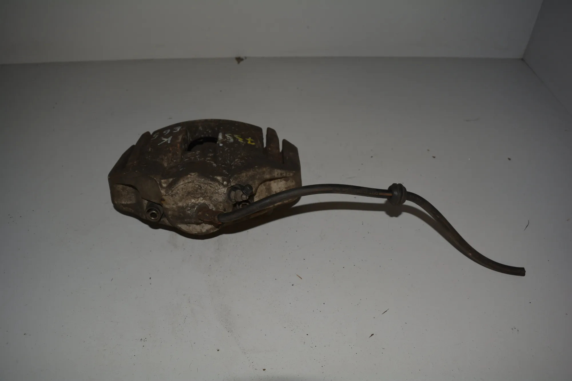 Front Left Brake Caliper · BMW 7 (E65, E66, E67) BMW 7 (E65, E66, E67) 735 i 2006 – 3