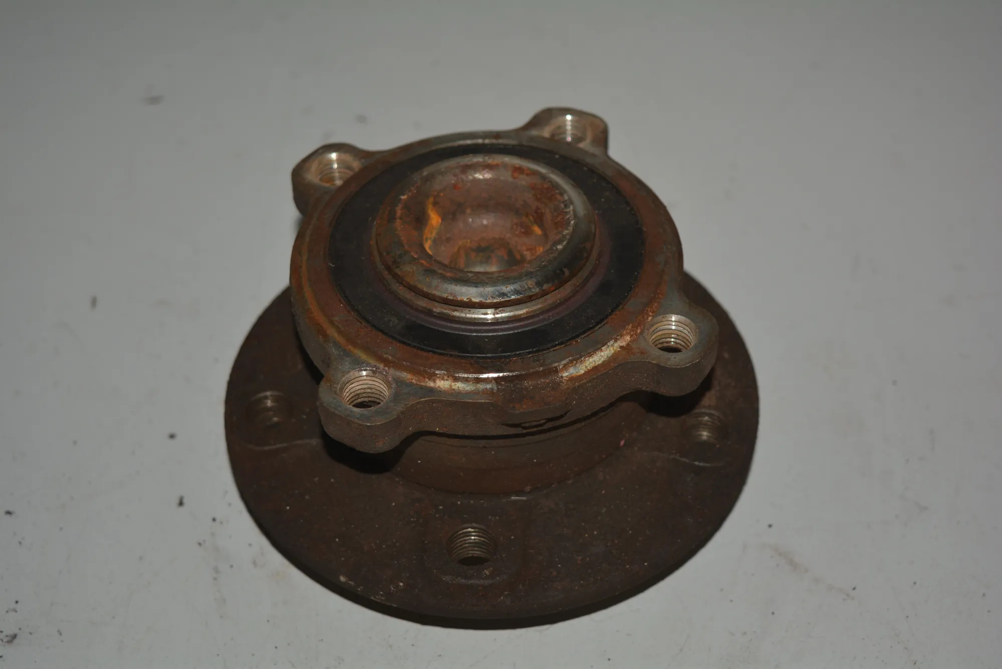 Front Left Wheel Bearing · BMW 7 (E65, E66, E67) BMW 7 (E65, E66, E67) 735 i 2006