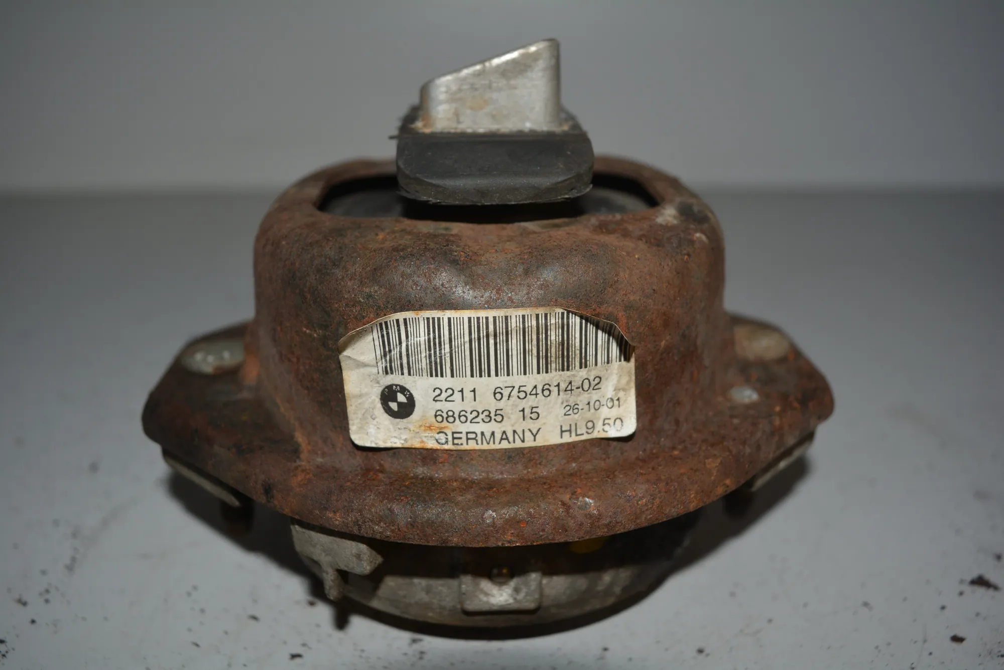Right Side Engine Mount – OEM 6754614 · BMW 7 (E65, E66, E67) BMW 7 (E65, E66, E67) 735 i 2006 – 3