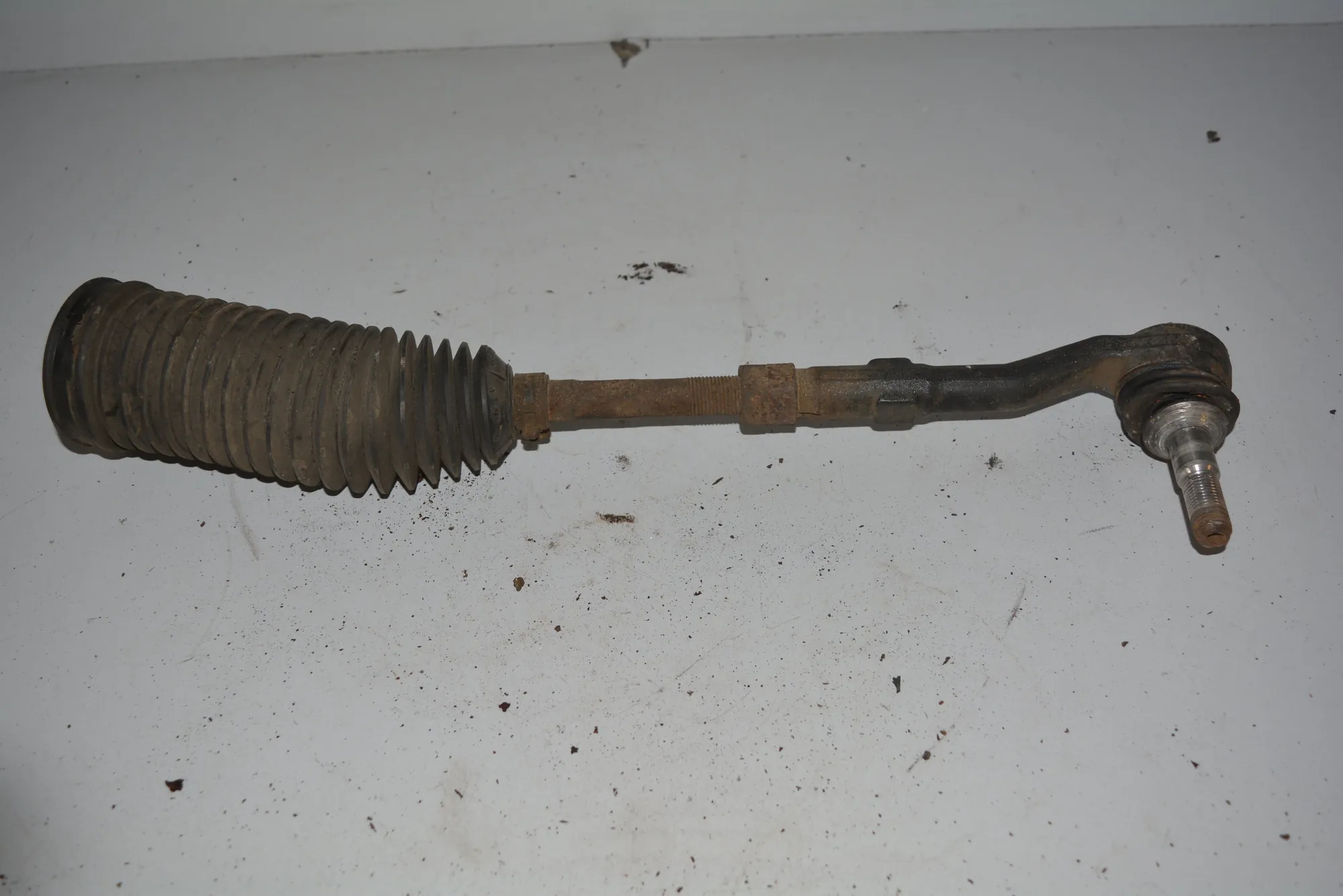 Right Side Steering Tie Rod · BMW 5 (E60) BMW 5 (E60) 2004