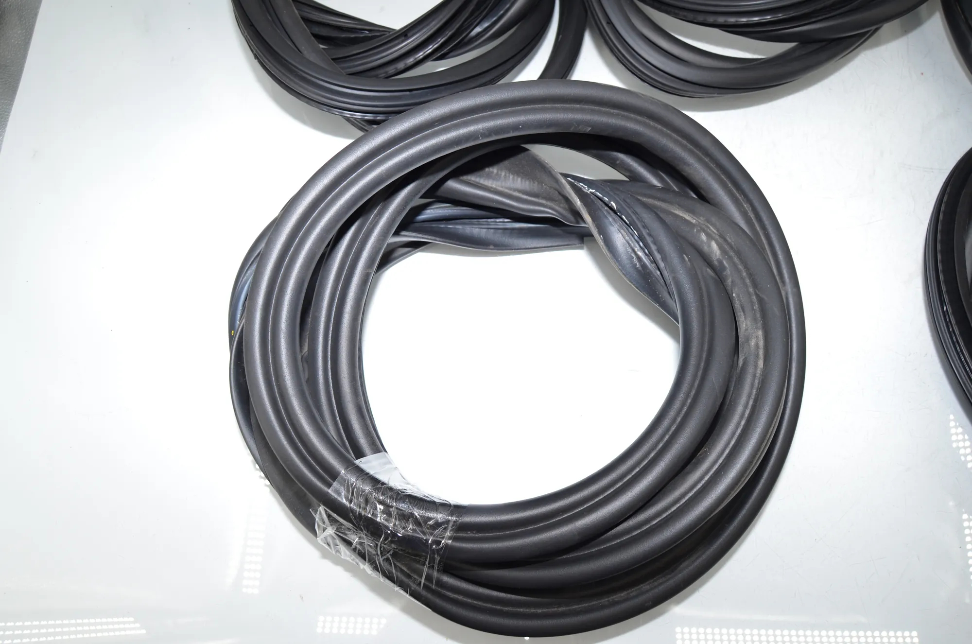Front Right Door Seal Rubber – OEM 7420078 · BMW 2 Gran Tourer (F46) 216 i 2018 – 5