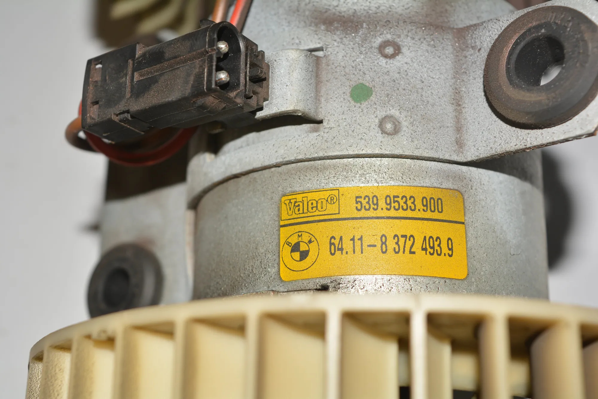 Heater Blower Fan – OEM 8372493 · BMW 5 Touring (E39) 530 d 1999 – 5