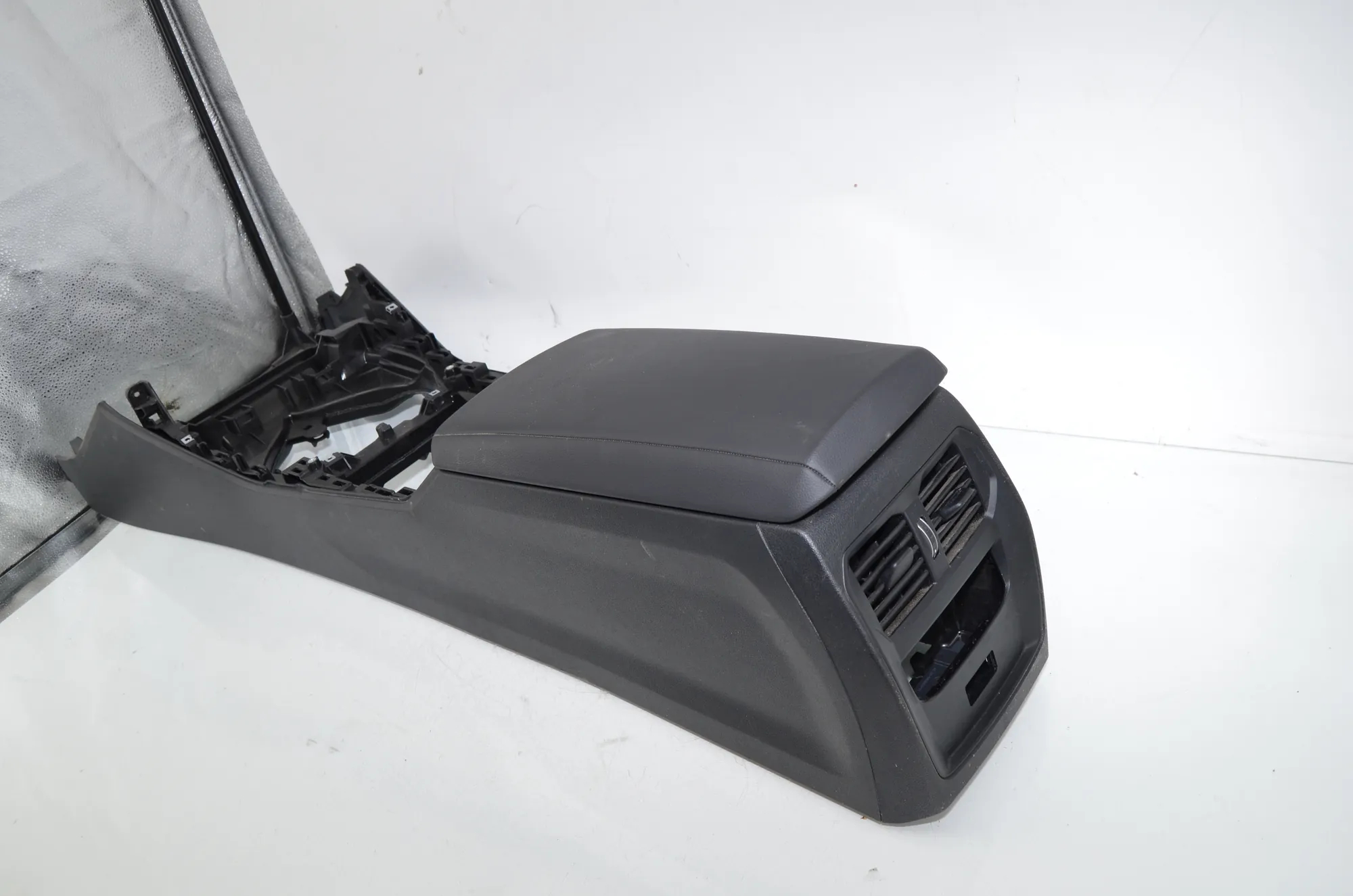 Center Console – OEM 6996833 · BMW 3 Touring (G21) (2019 - -) 320 d 2024 – 2