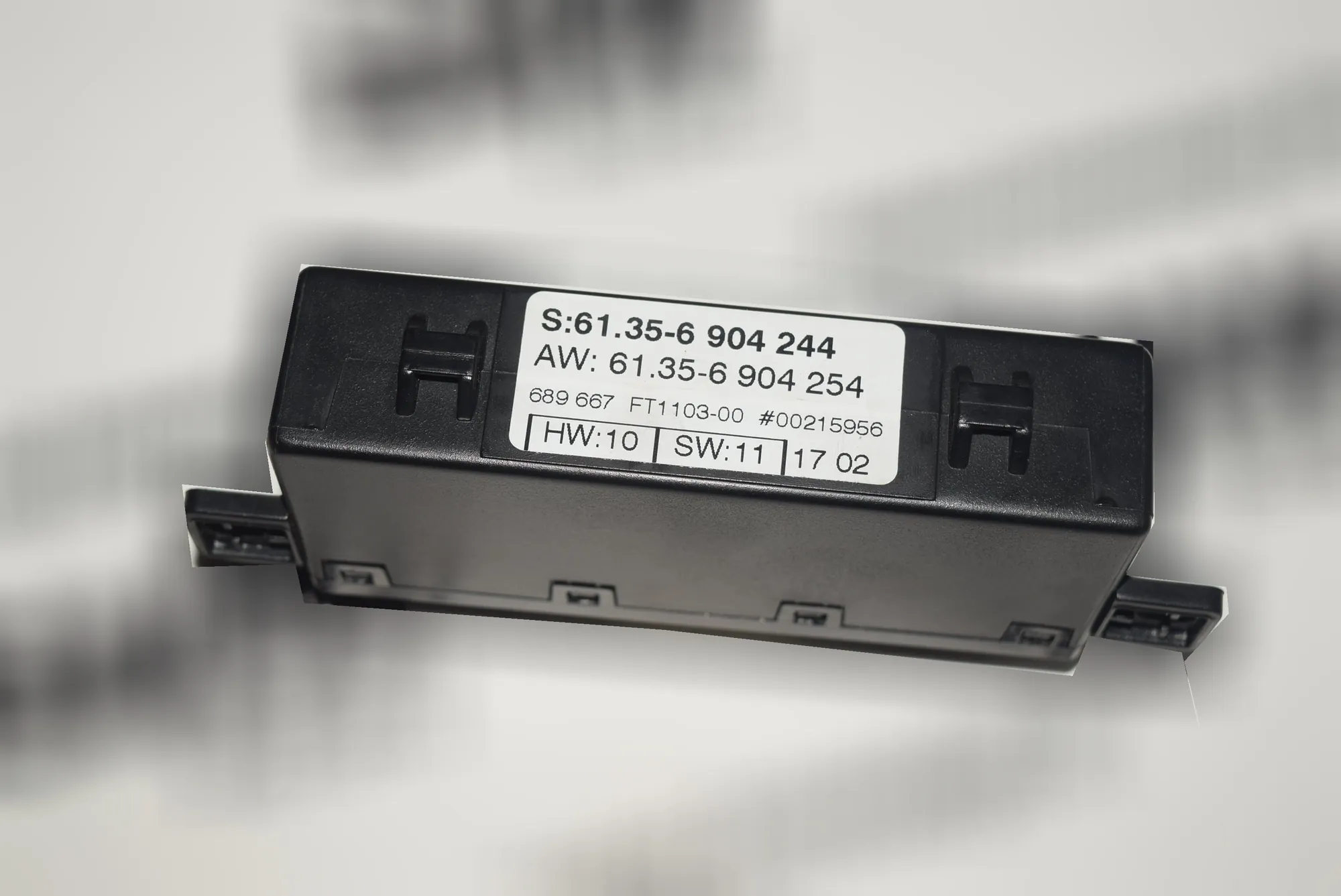 Front Right Door Control Unit – OEM 6904254 · BMW 5 Touring (E39) 525 i 2002 – 3