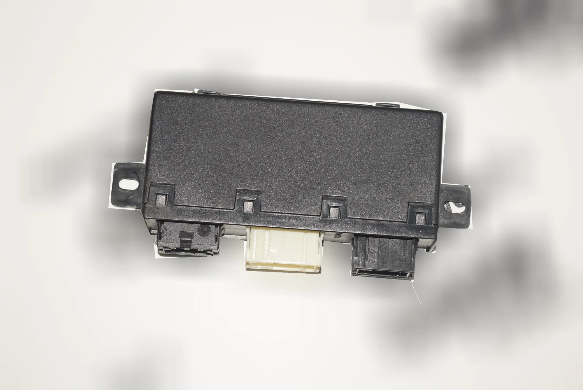 Front Right Door Control Unit – OEM 6904254 · BMW 5 Touring (E39) 525 i 2002 – 2
