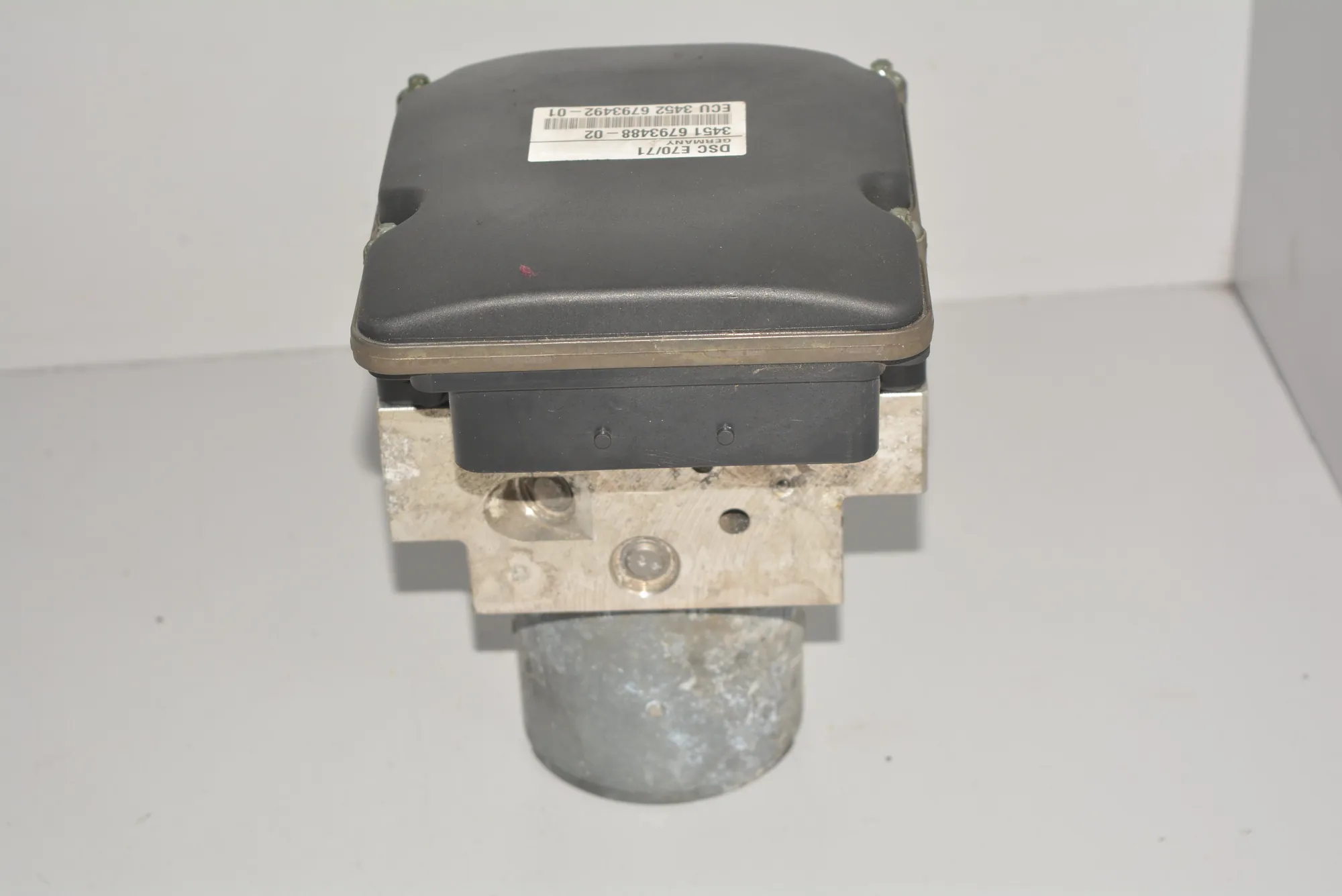ABS Pump – OEM 6793492 · BMW X5 (E70) BMW X5 (E70) 2011