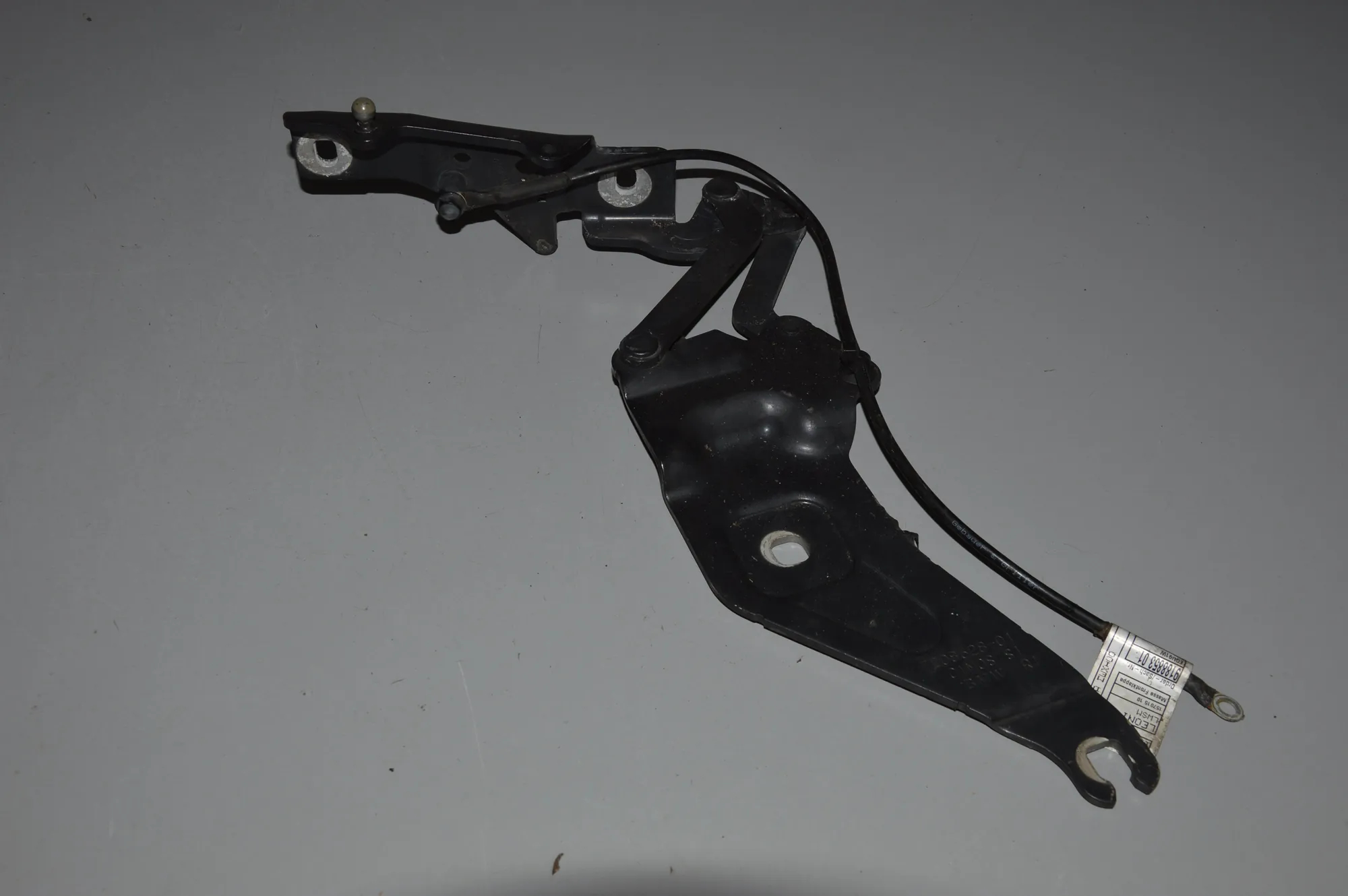 Front Right Bonnet Hinge – OEM 7208628 · BMW X5 (E70) BMW X5 (E70) 2011 – 2
