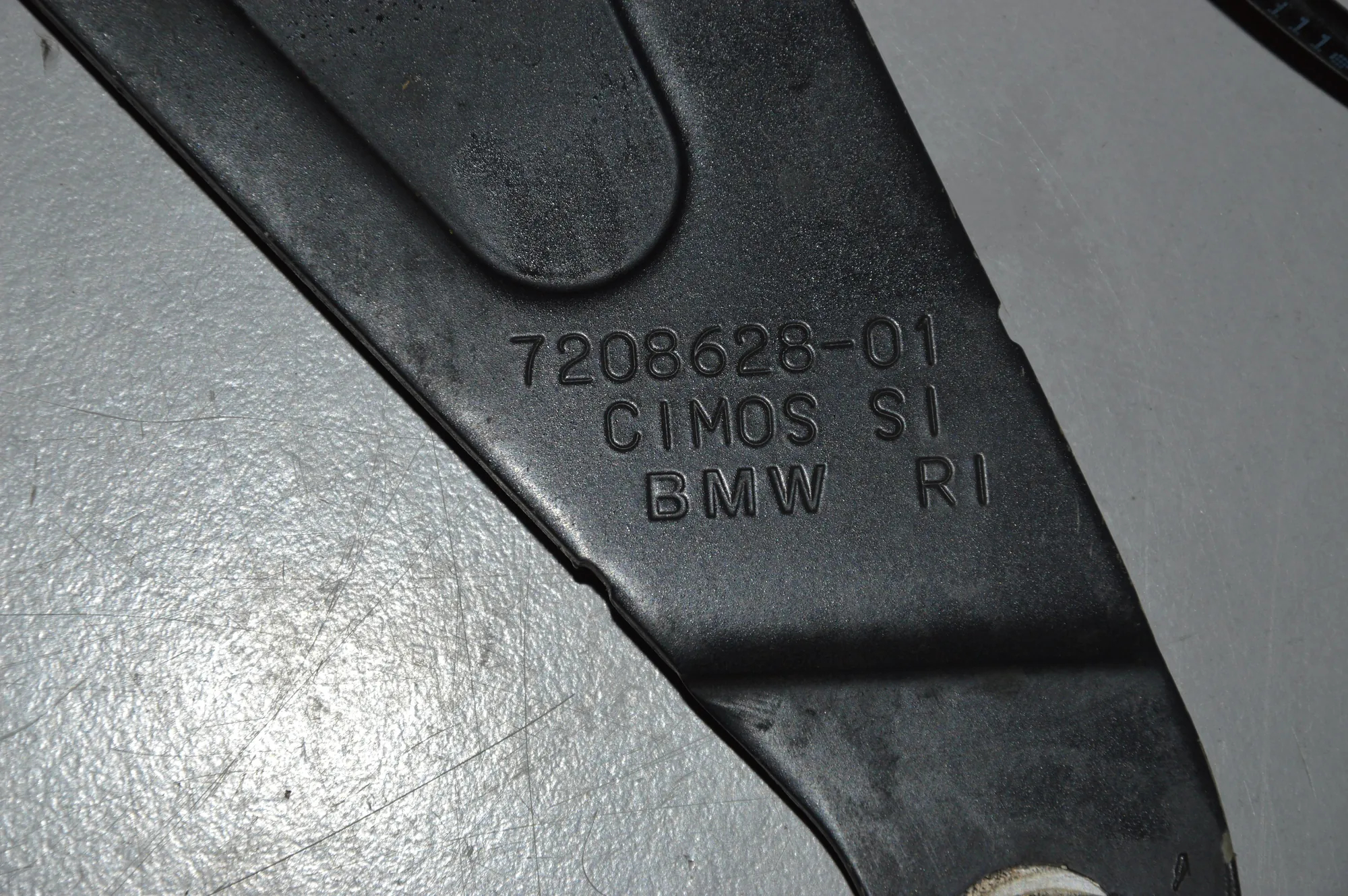 Front Right Bonnet Hinge – OEM 7208628 · BMW X5 (E70) BMW X5 (E70) 2011 – 3
