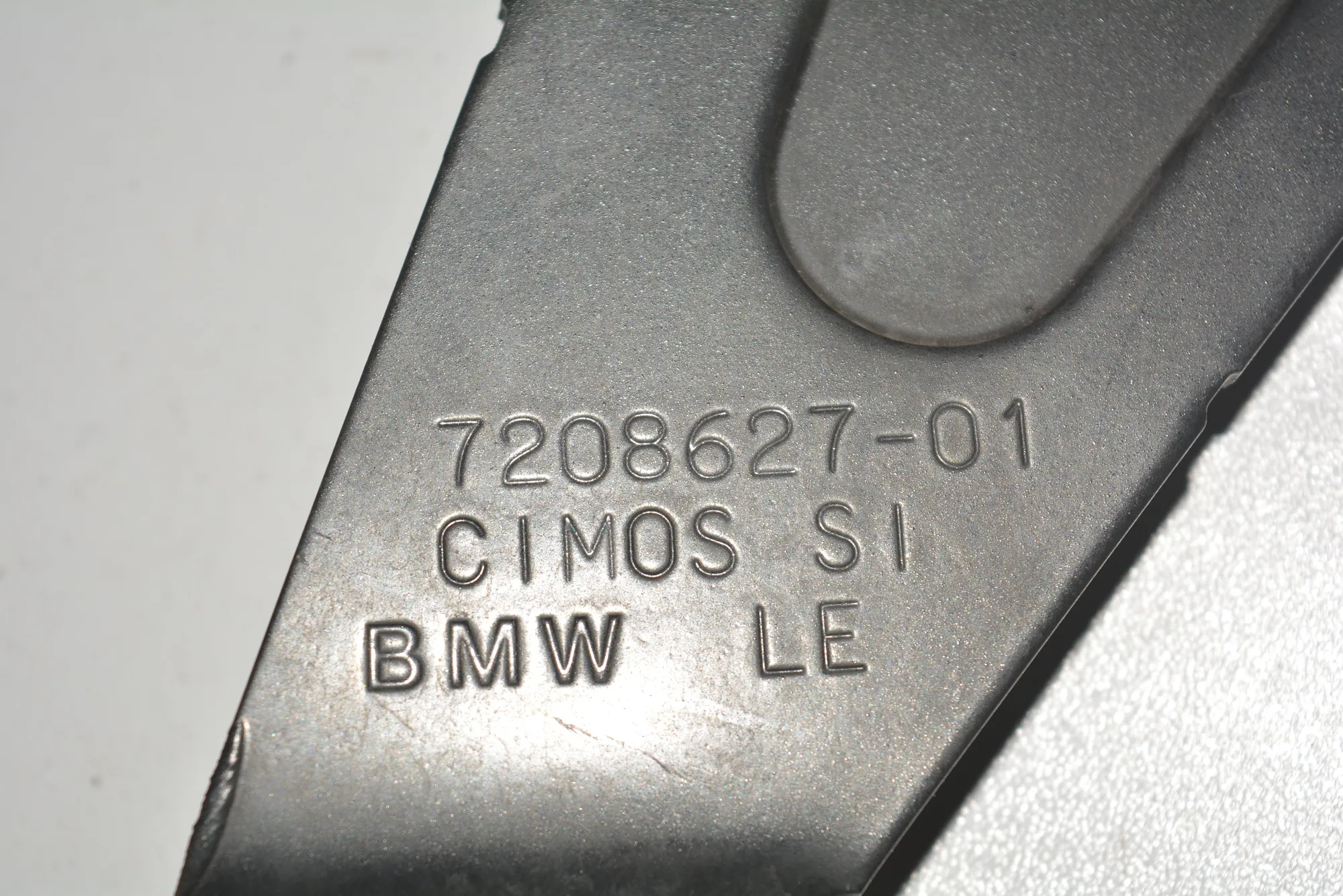 Front Left Bonnet Hinge – OEM 7208627 · BMW X5 (E70) BMW X5 (E70) 2010 – 3
