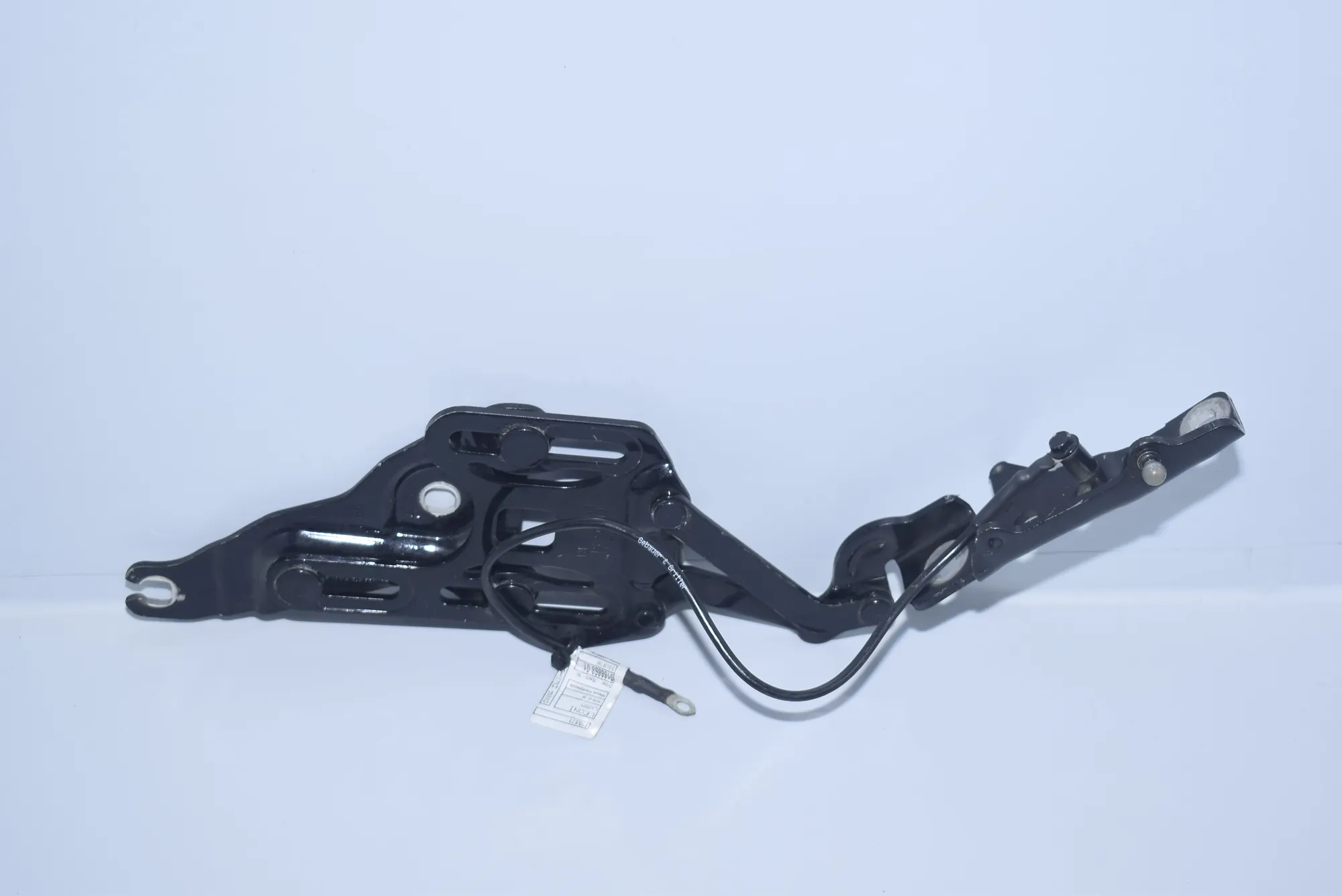 Front Right Bonnet Hinge – OEM 7148348 · BMW X5 (E70) BMW X5 (E70) 3.0 d 2010 – 3