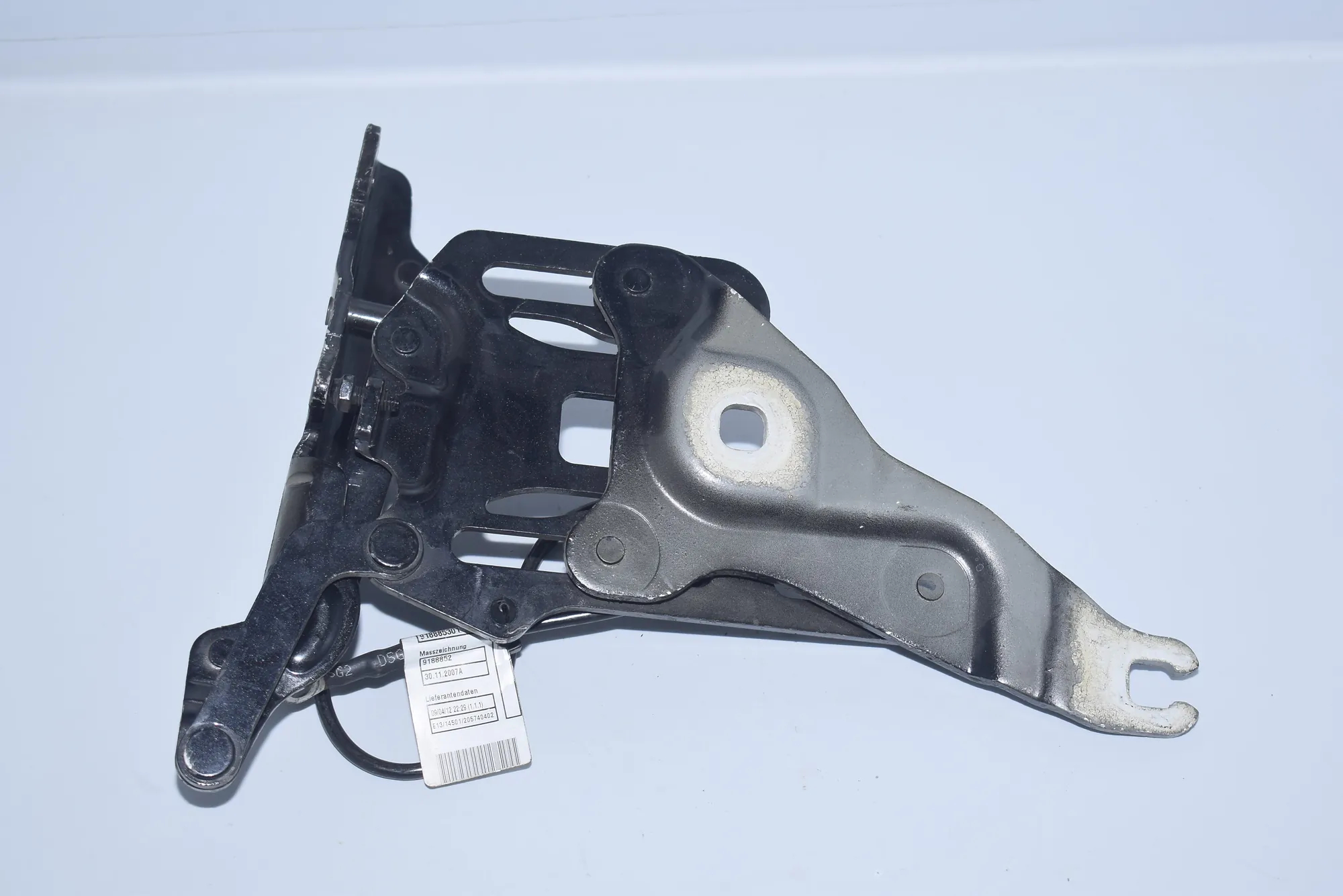 Front Right Bonnet Hinge – OEM 7148348 · BMW X5 (E70) BMW X5 (E70) 3.0 d 2010 – 2