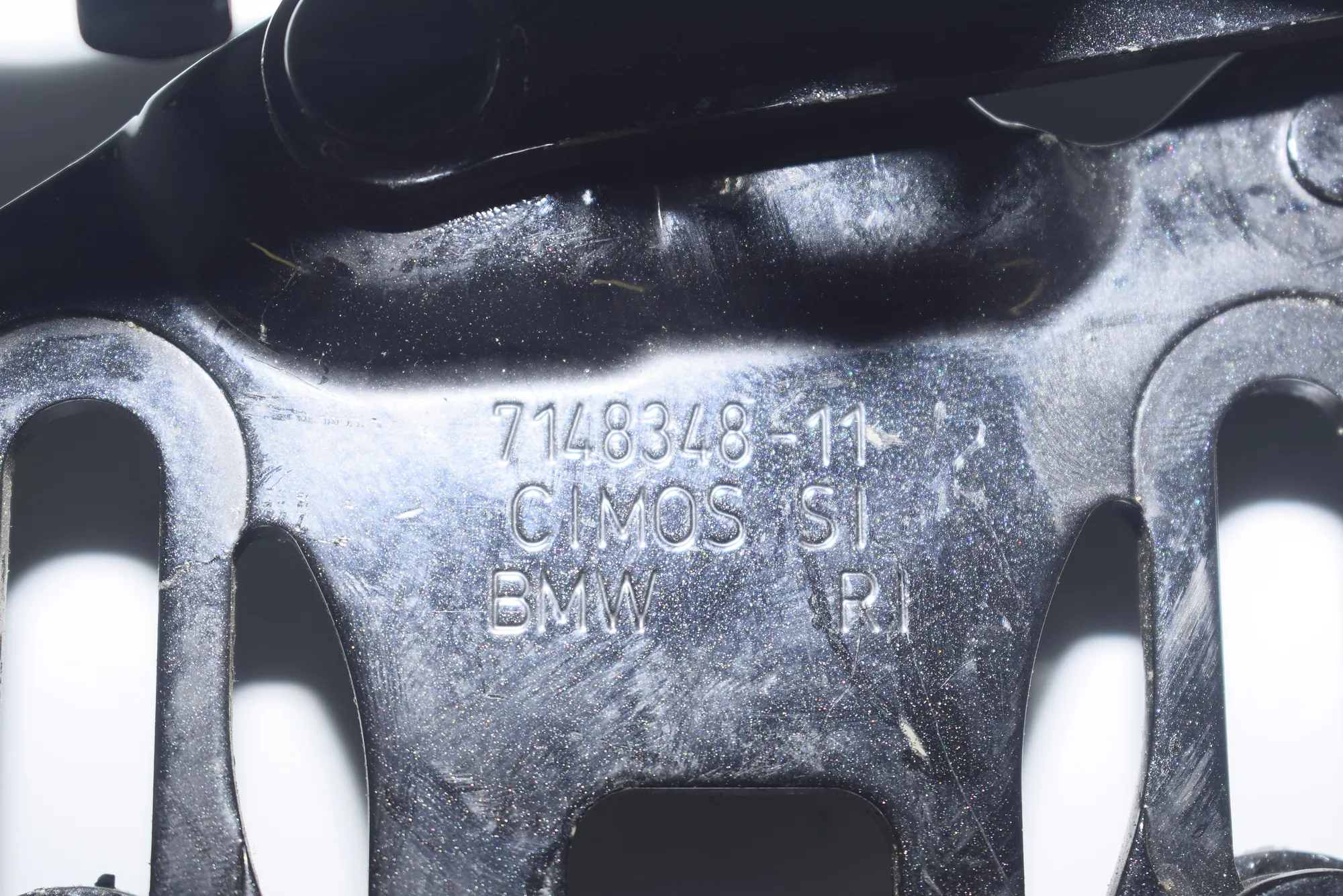 Front Right Bonnet Hinge – OEM 7148348 · BMW X5 (E70) BMW X5 (E70) 3.0 d 2010 – 4