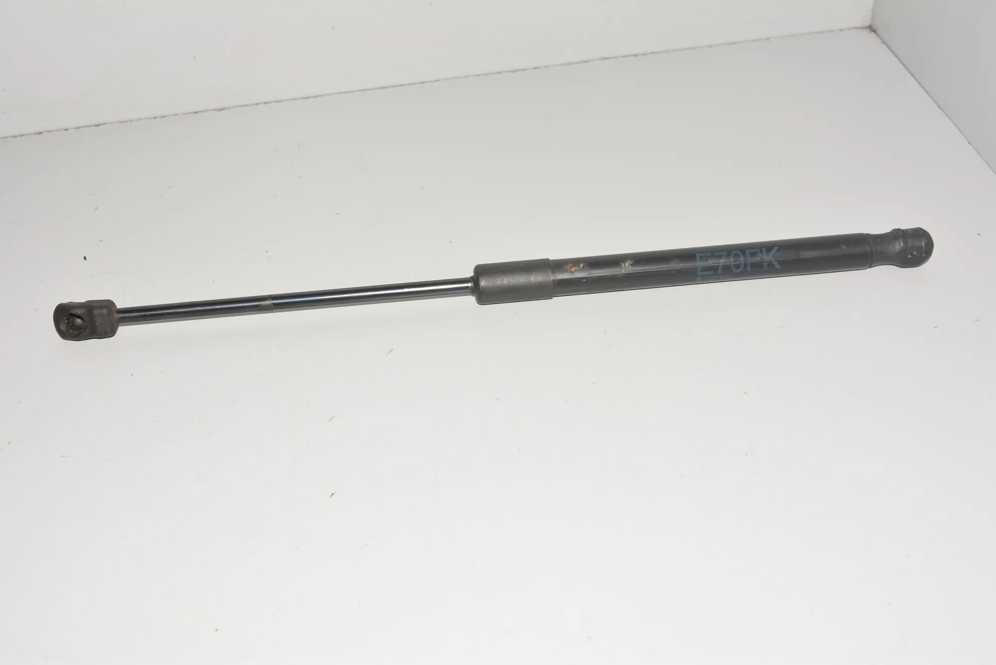 Front Right Bonnet Strut – OEM 51327148346 · BMW X5 (E70) BMW X5 (E70) 2010