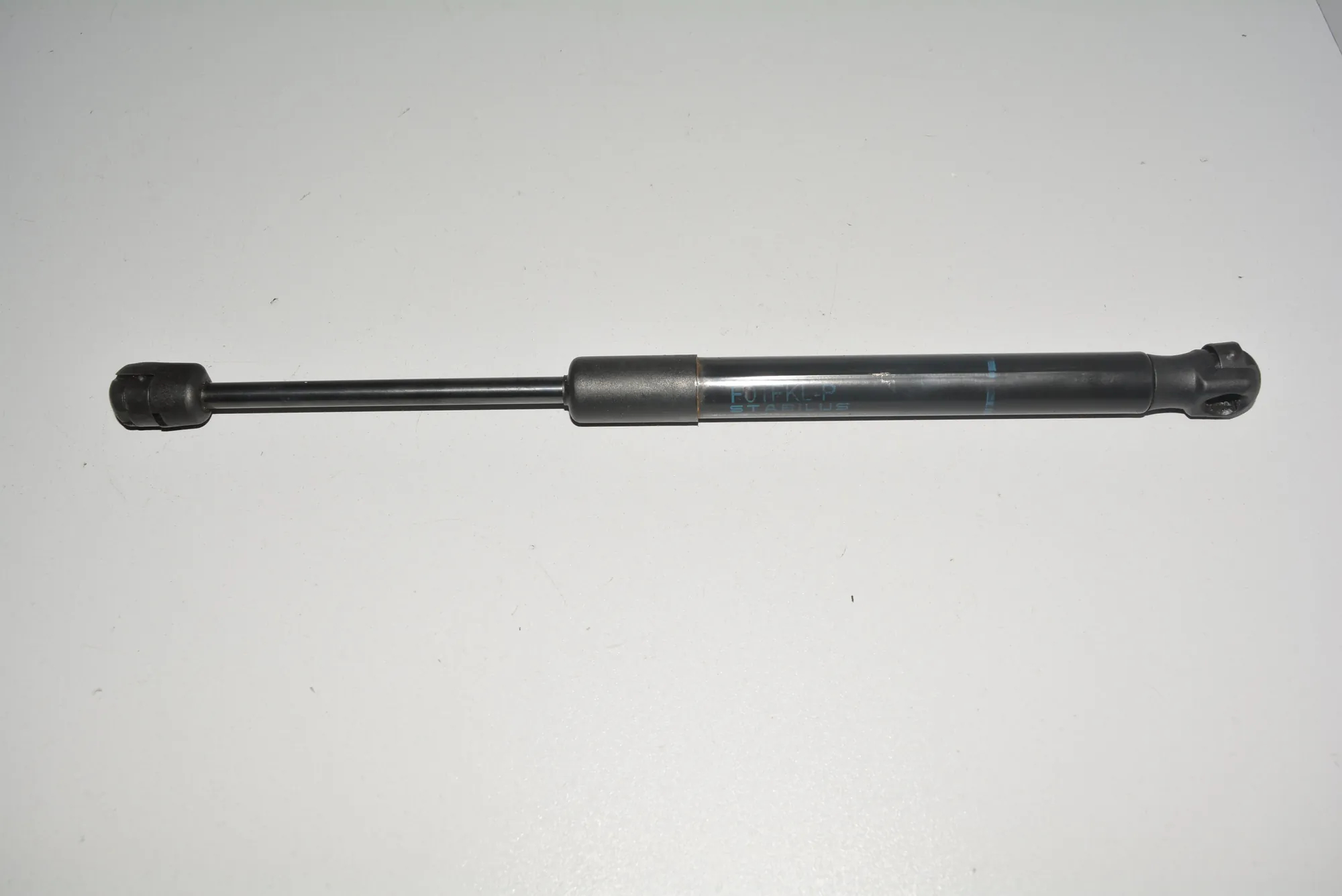 Front Left Bonnet Strut – OEM 51237289753 · BMW 7 (F01, F02) BMW 7 (F01, F02) 2010