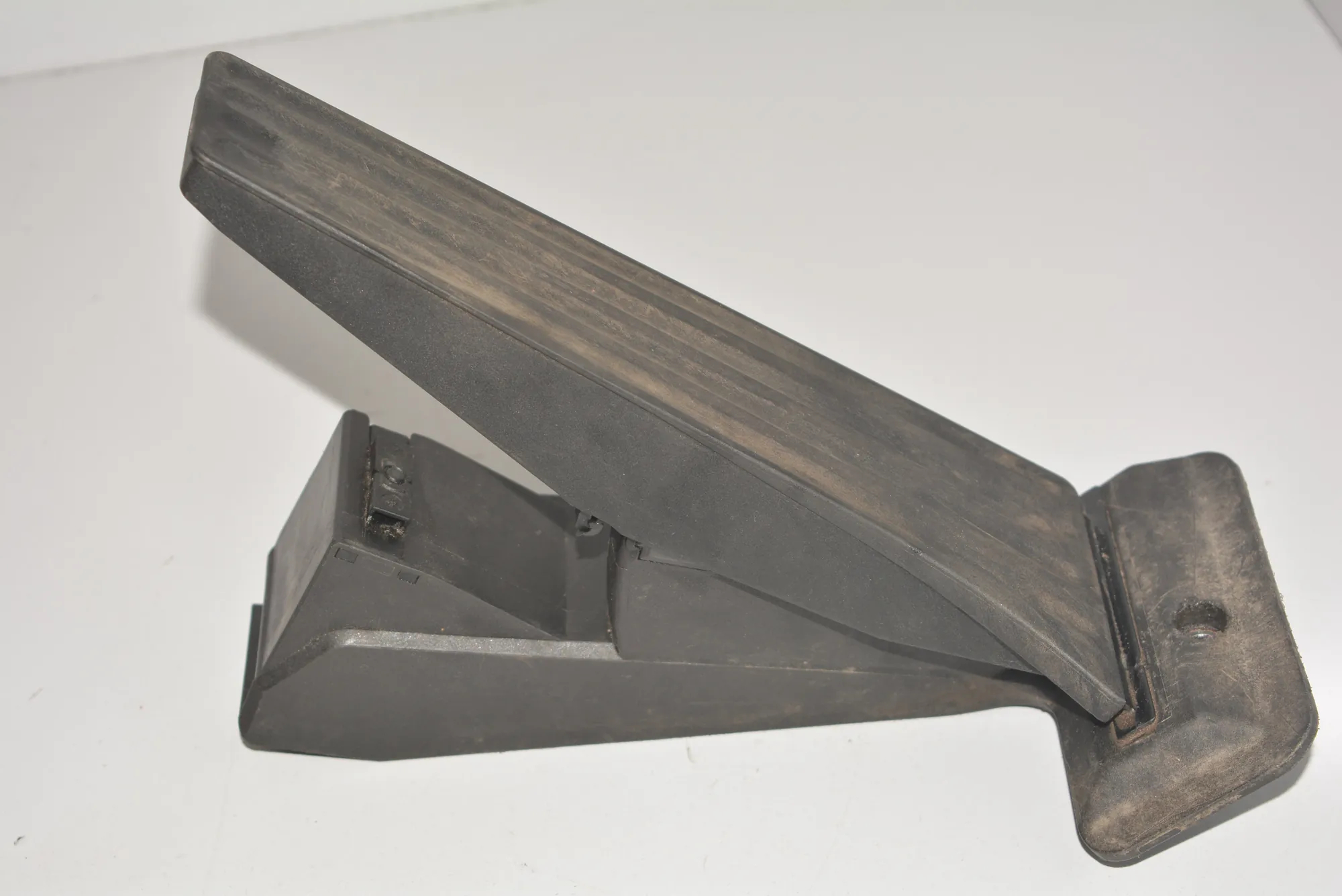 Throttle Pedal – OEM 6789998 · BMW X5 (E70) BMW X5 (E70) 2010 – 4