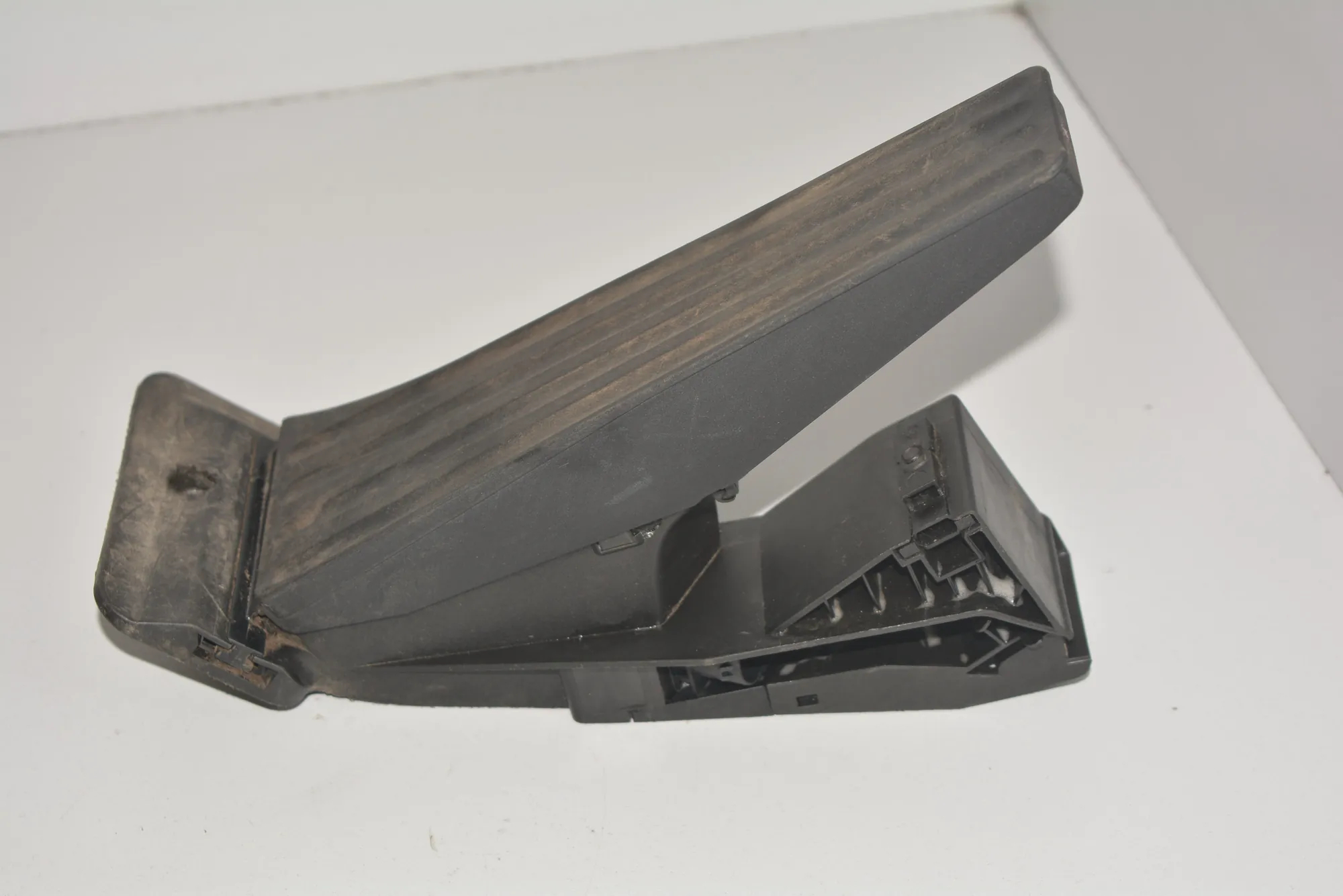 Throttle Pedal – OEM 6789998 · BMW X5 (E70) BMW X5 (E70) 2010 – 2