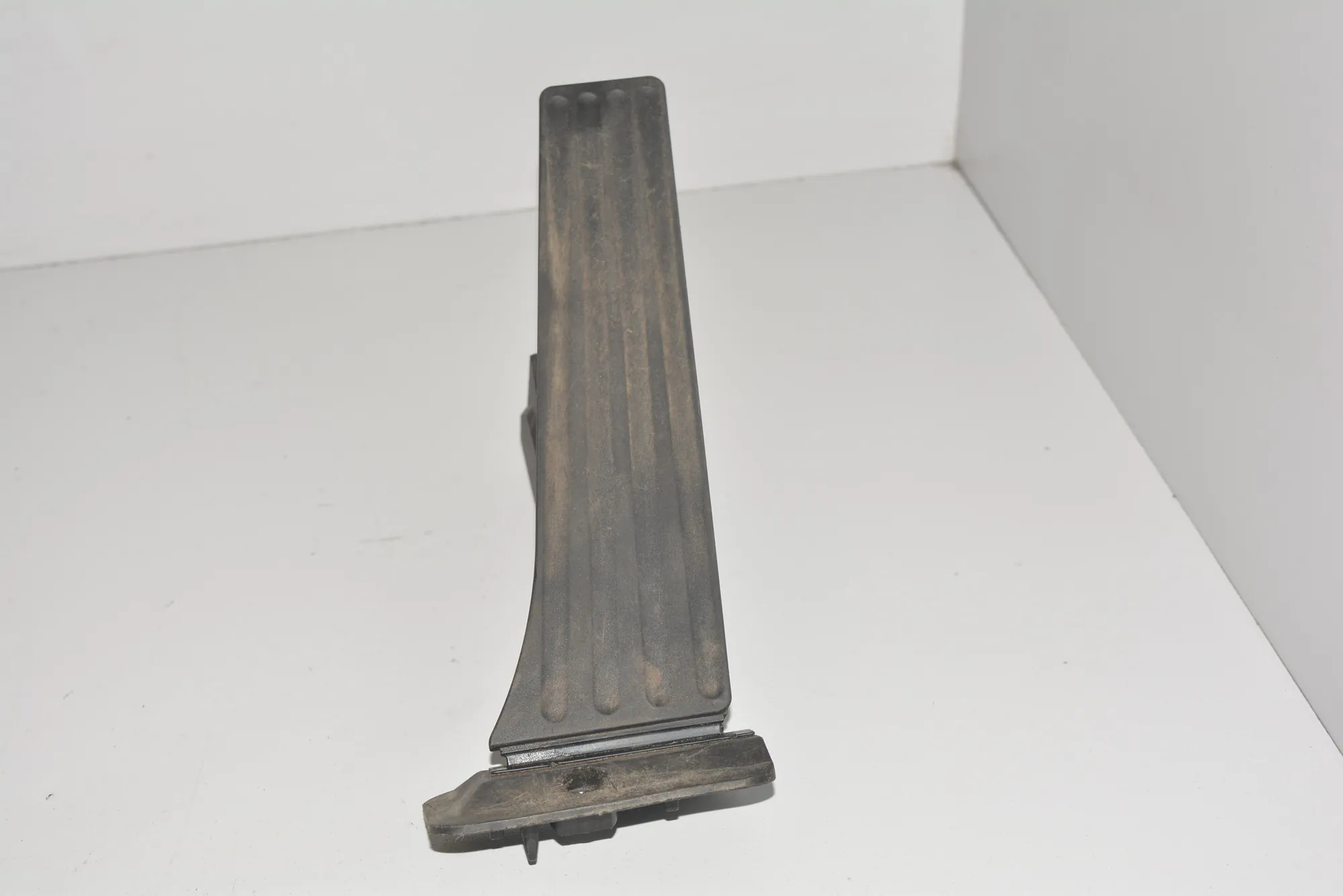 Throttle Pedal – OEM 6789998 · BMW X5 (E70) BMW X5 (E70) 2010