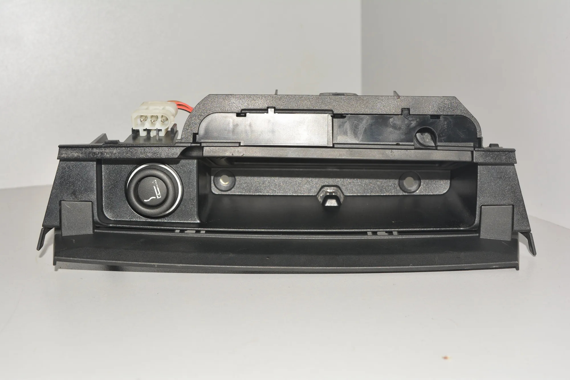 Ashtray – OEM 91193179182502 · BMW 7 (F01, F02) BMW 7 (F01, F02) 730 d 2009 – 4
