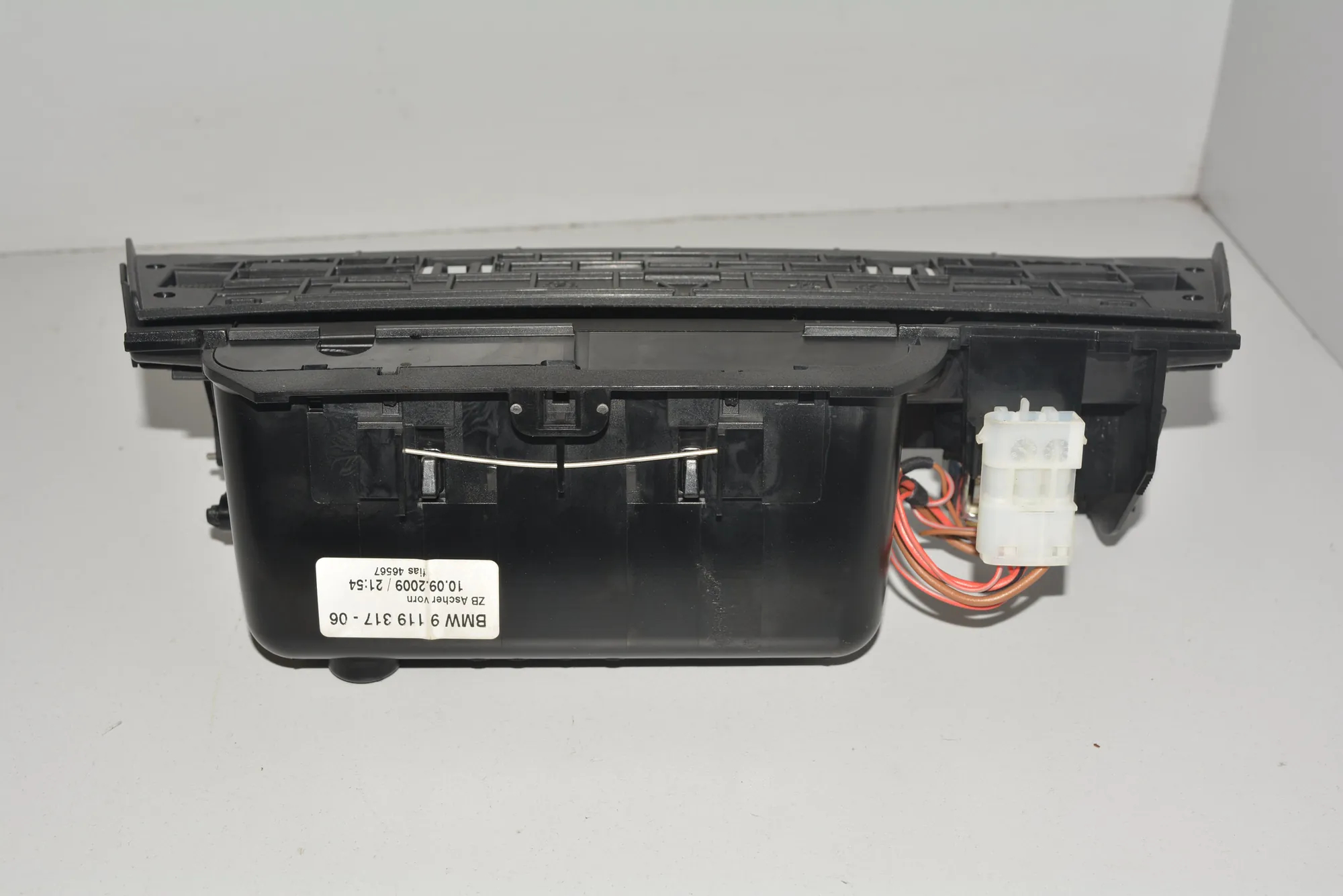 Ashtray – OEM 91193179182502 · BMW 7 (F01, F02) BMW 7 (F01, F02) 730 d 2009