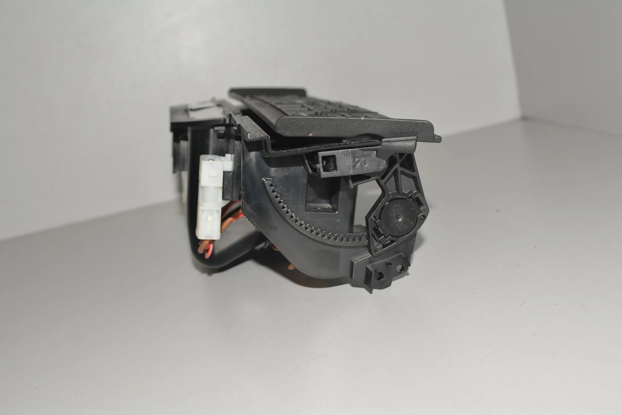 Ashtray – OEM 91193179182502 · BMW 7 (F01, F02) BMW 7 (F01, F02) 730 d 2009 – 7