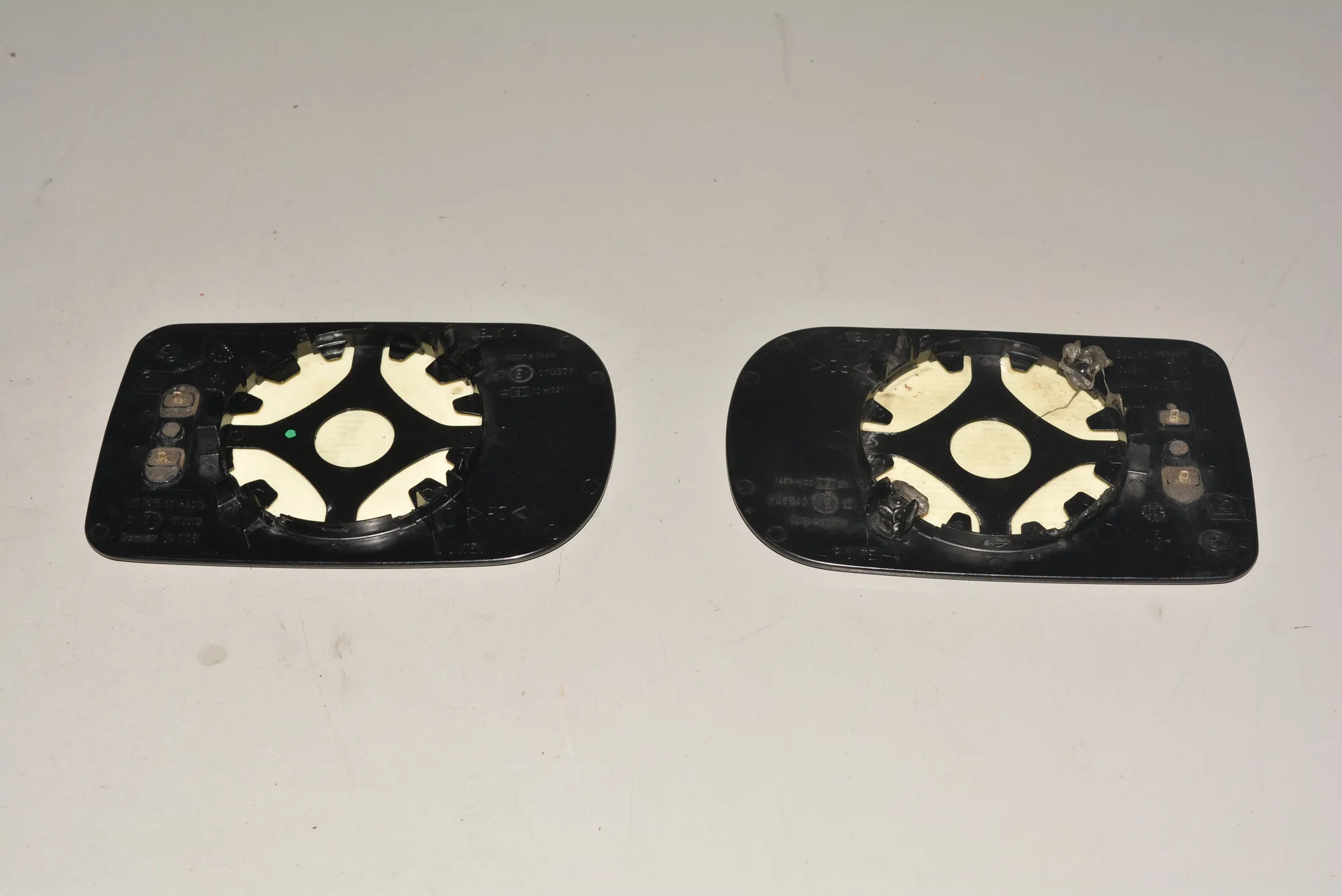 Front Right Door Mirror Glass · BMW 5 (E39) BMW 5 (E39) 2002