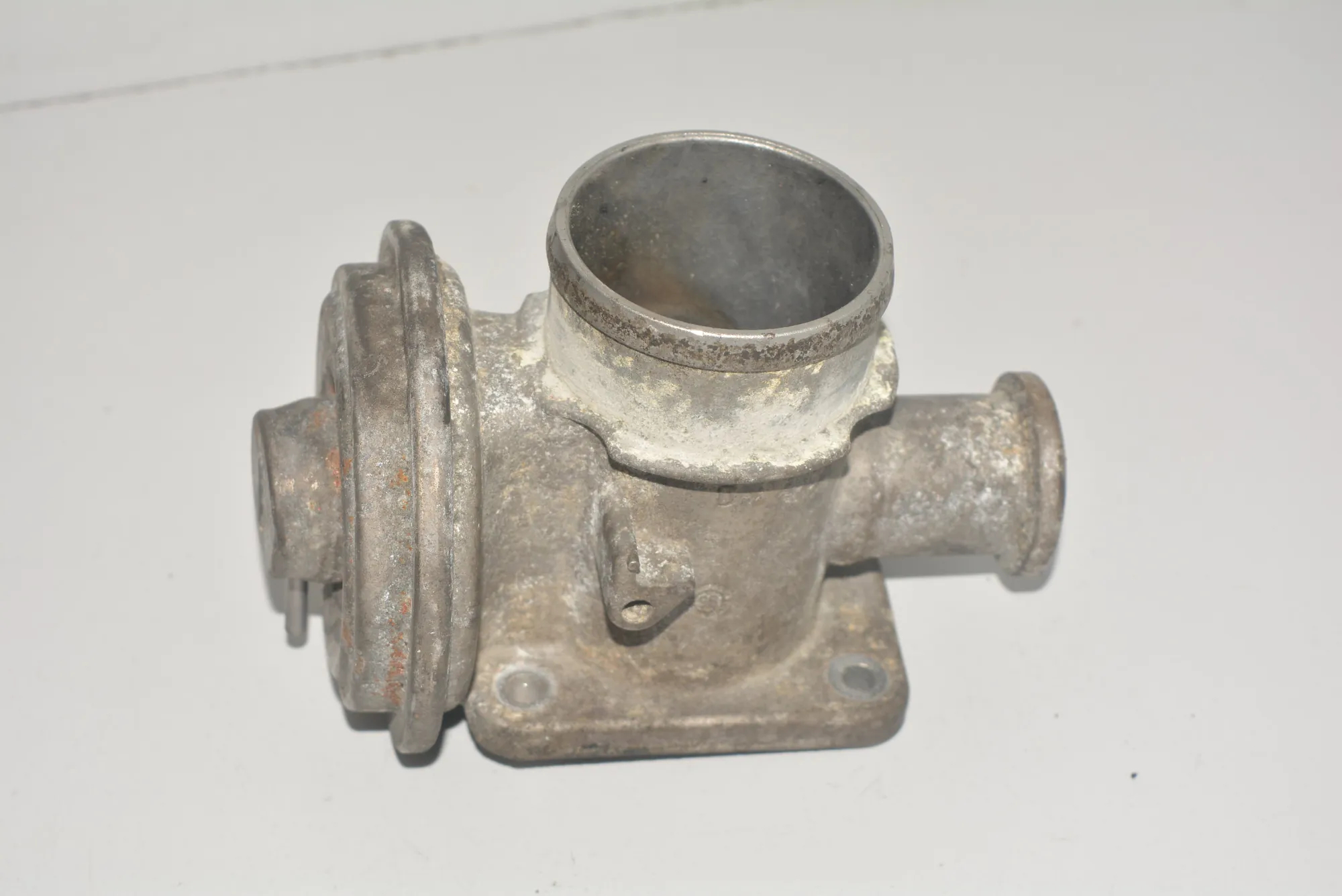 EGR Valve – OEM 2248717 · BMW 5 (E39) BMW 5 (E39) 1998