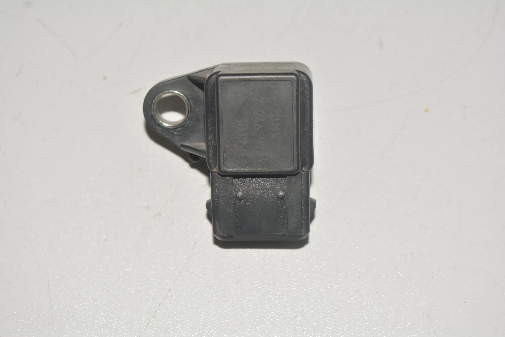 Intake Manifold Pressure Sensor – OEM 2246977 · BMW 5 (E39) BMW 5 (E39) 2000 – 2