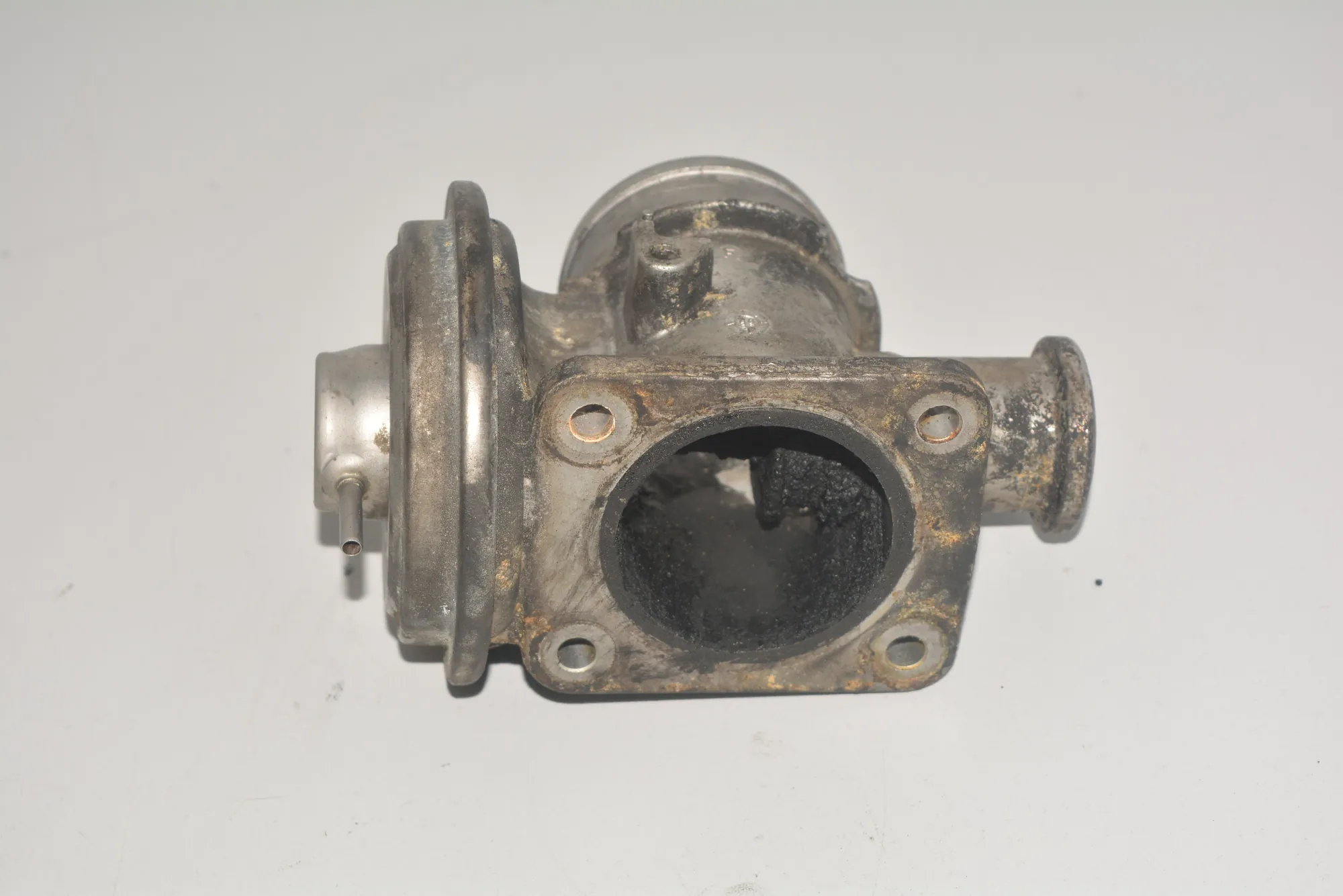 EGR Valve – OEM 2248717 · BMW 5 (E39) BMW 5 (E39) 1999