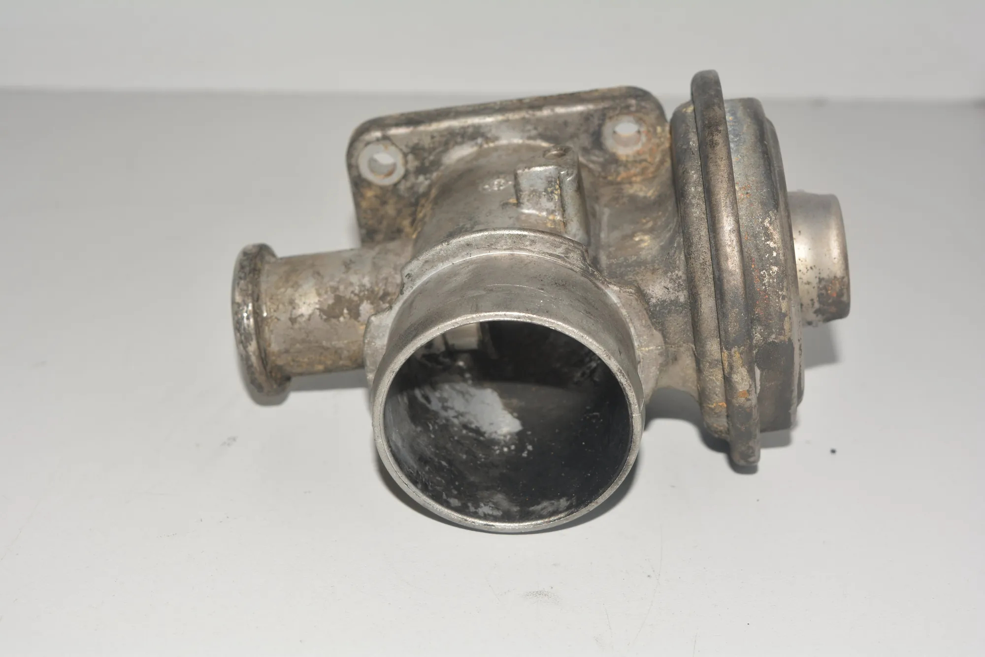 EGR Valve – OEM 2248717 · BMW 5 (E39) BMW 5 (E39) 1999 – 2