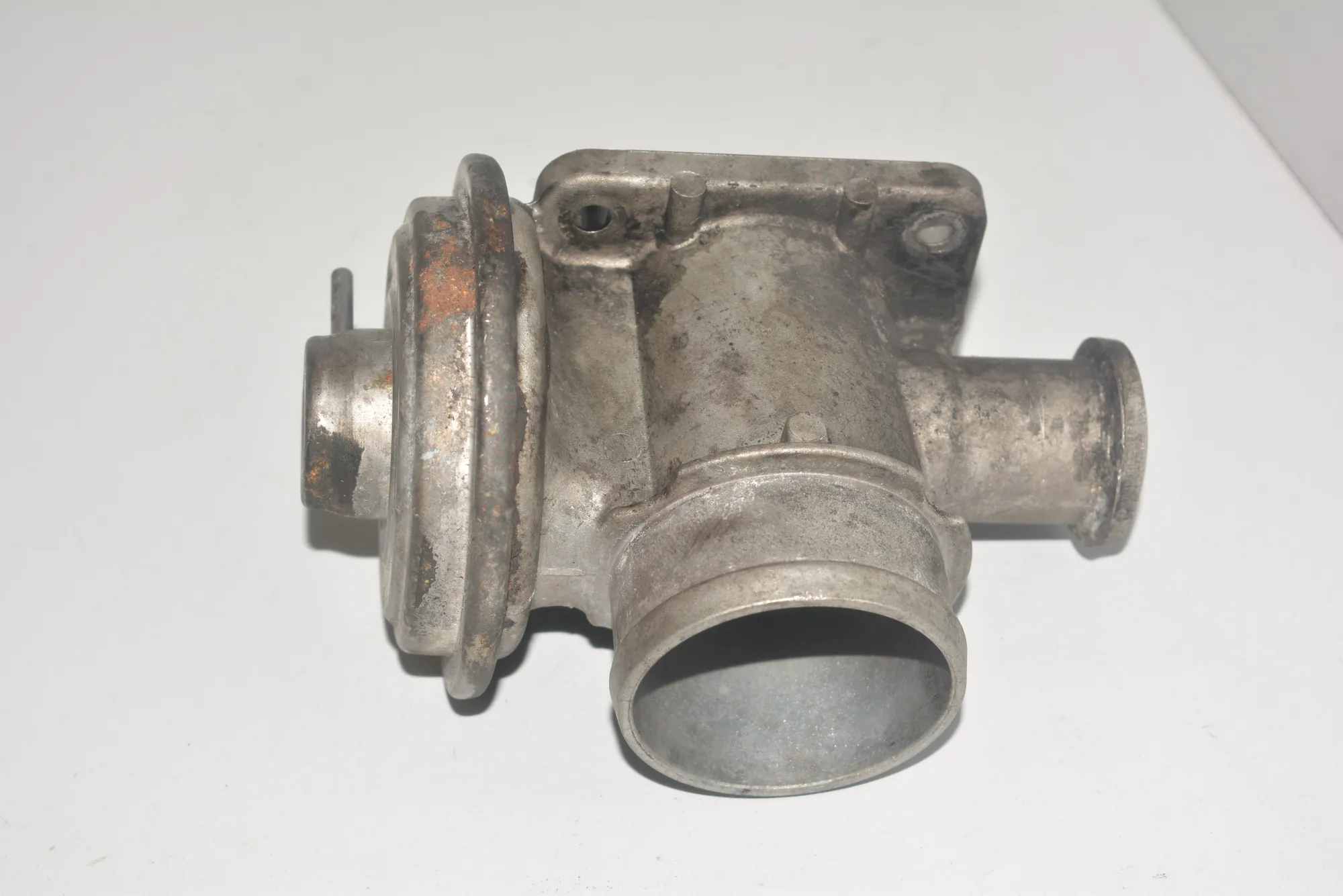 EGR Valve – OEM 7785452 · BMW 5 (E39) BMW 5 (E39) 2001