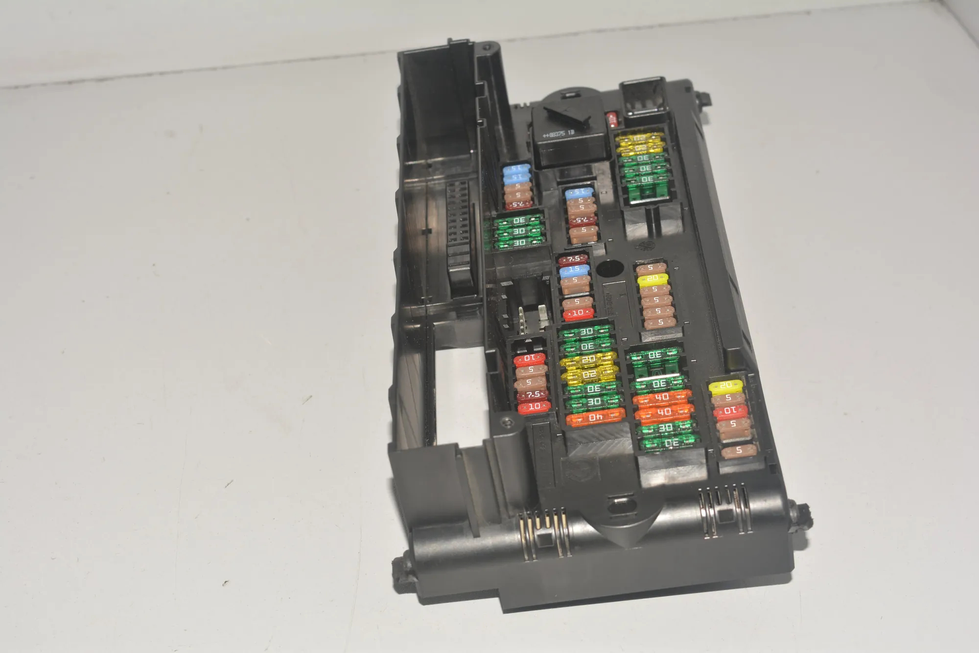 Fuse Box – OEM 9151320 · BMW 7 (F01, F02) BMW 7 (F01, F02) 730 d 2009 – 6