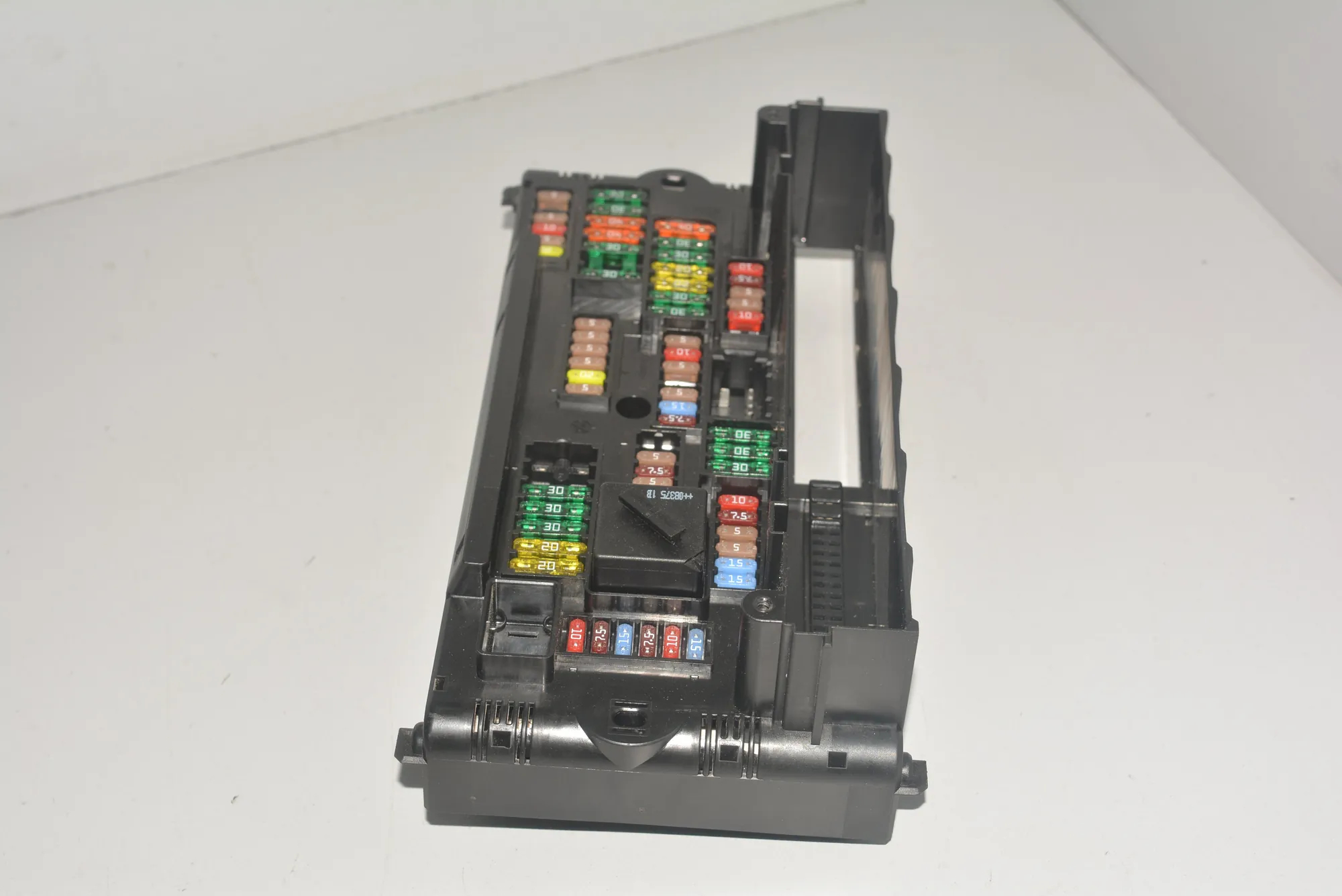 Fuse Box – OEM 9151320 · BMW 7 (F01, F02) BMW 7 (F01, F02) 730 d 2009