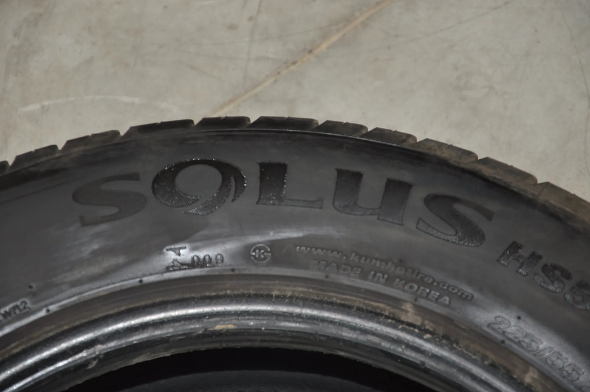 Tire · BMW 5 (E60) BMW 5 (E60) 2008 – 4