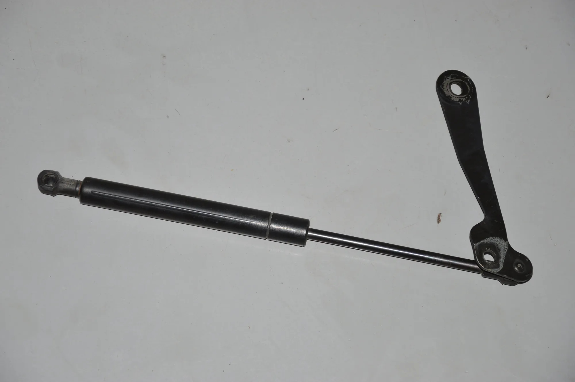 Front Right Bonnet Strut – OEM 7893236 · BMW 3 (E46) BMW 3 (E46) 2002 – 2