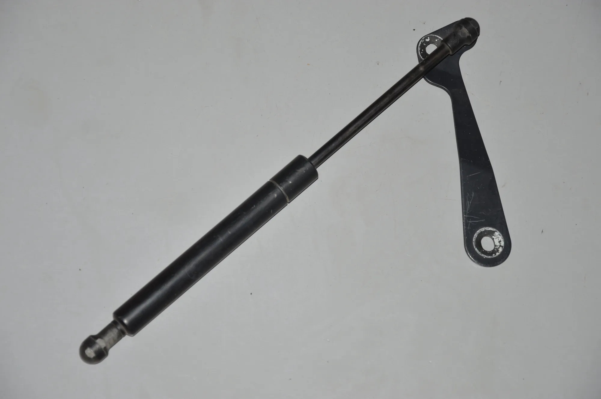 Front Right Bonnet Strut – OEM 7893236 · BMW 3 (E46) BMW 3 (E46) 2002