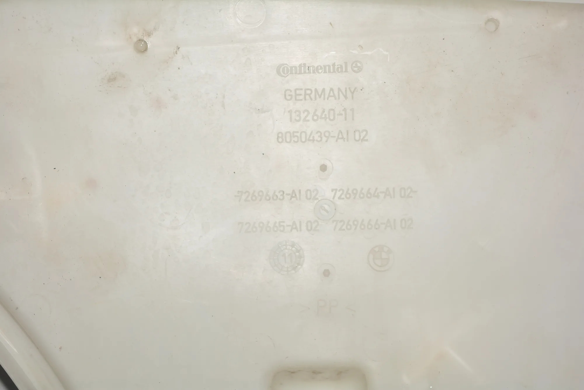 Window Washer Tank – OEM 7269665 · BMW 5 Touring (F11) BMW 5 Touring (F11) 2013 – 4