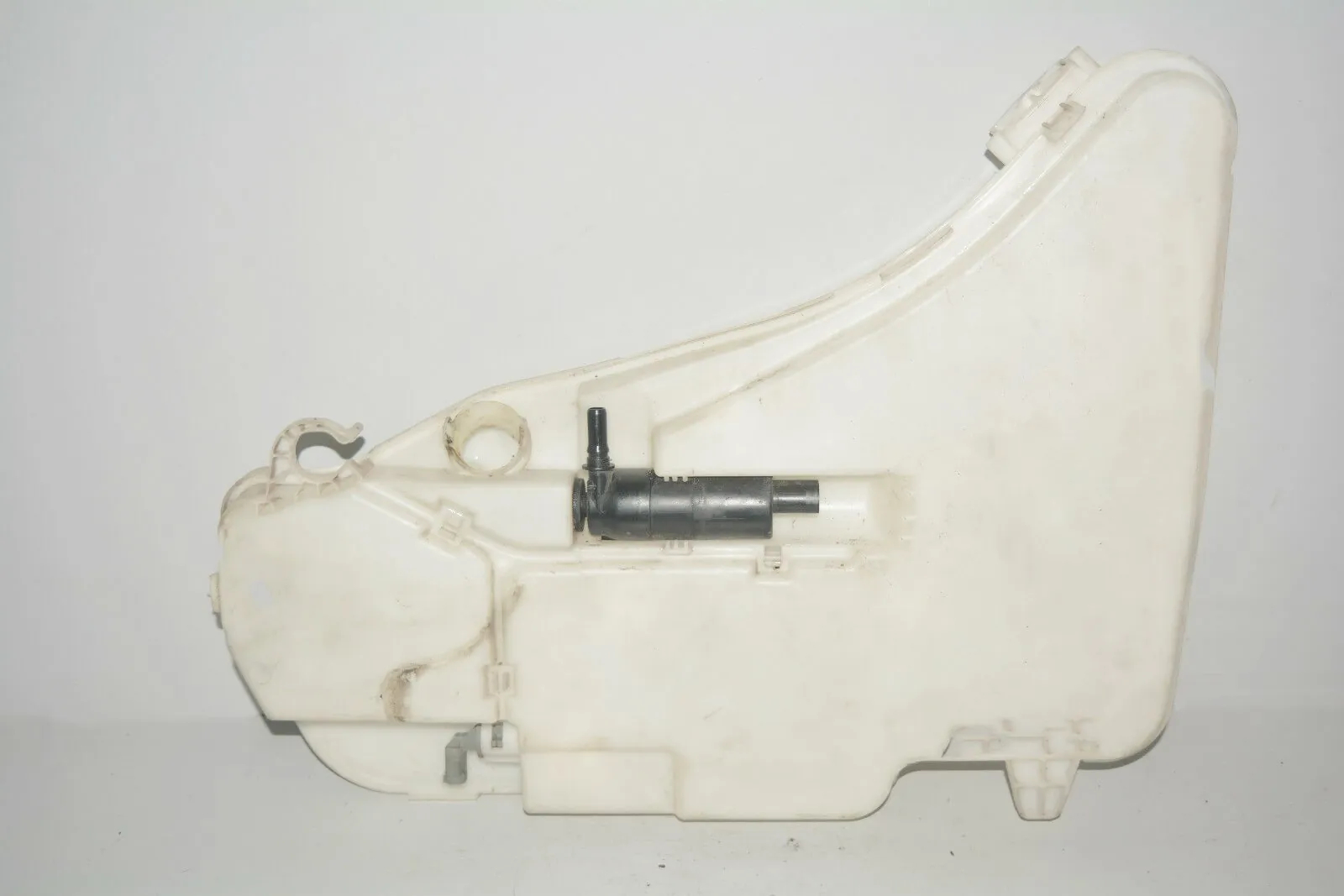 Window Washer Tank – OEM 7226707 · BMW 7 (F01, F02) BMW 7 (F01, F02) 2009