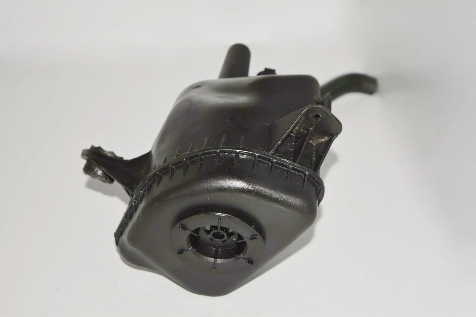 Power Steering Pump Tank – OEM 6782942 · BMW 5 Touring (F11) BMW 5 Touring (F11) 2014 – 3
