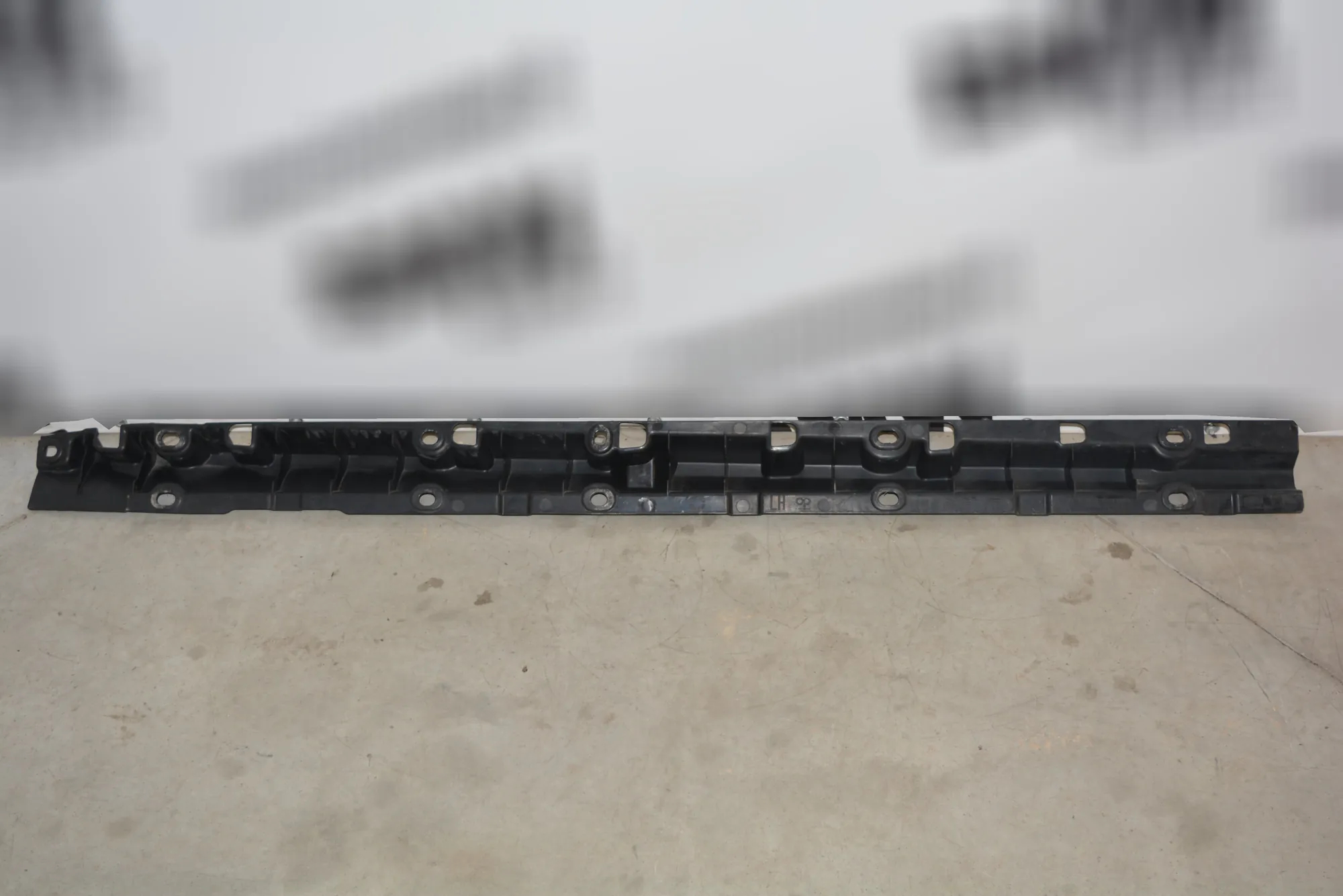 Left Side Sideskirt – OEM 7176231 · BMW X6 (E71, E72) BMW X6 (E71, E72) 2010