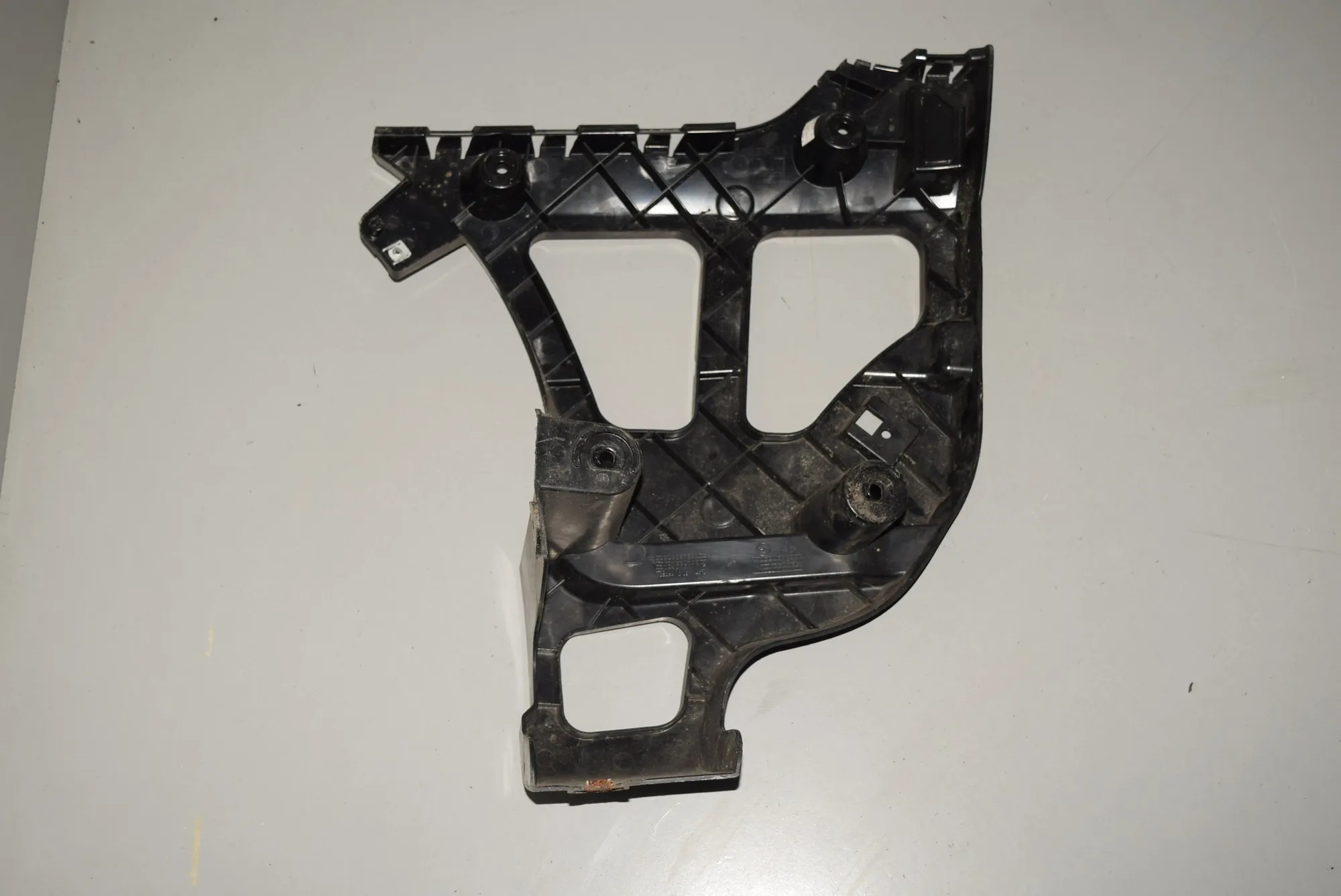 Rear Right Bumper Bracket – OEM 7227758 · BMW X5 (E70) BMW X5 (E70) 2012 – 2