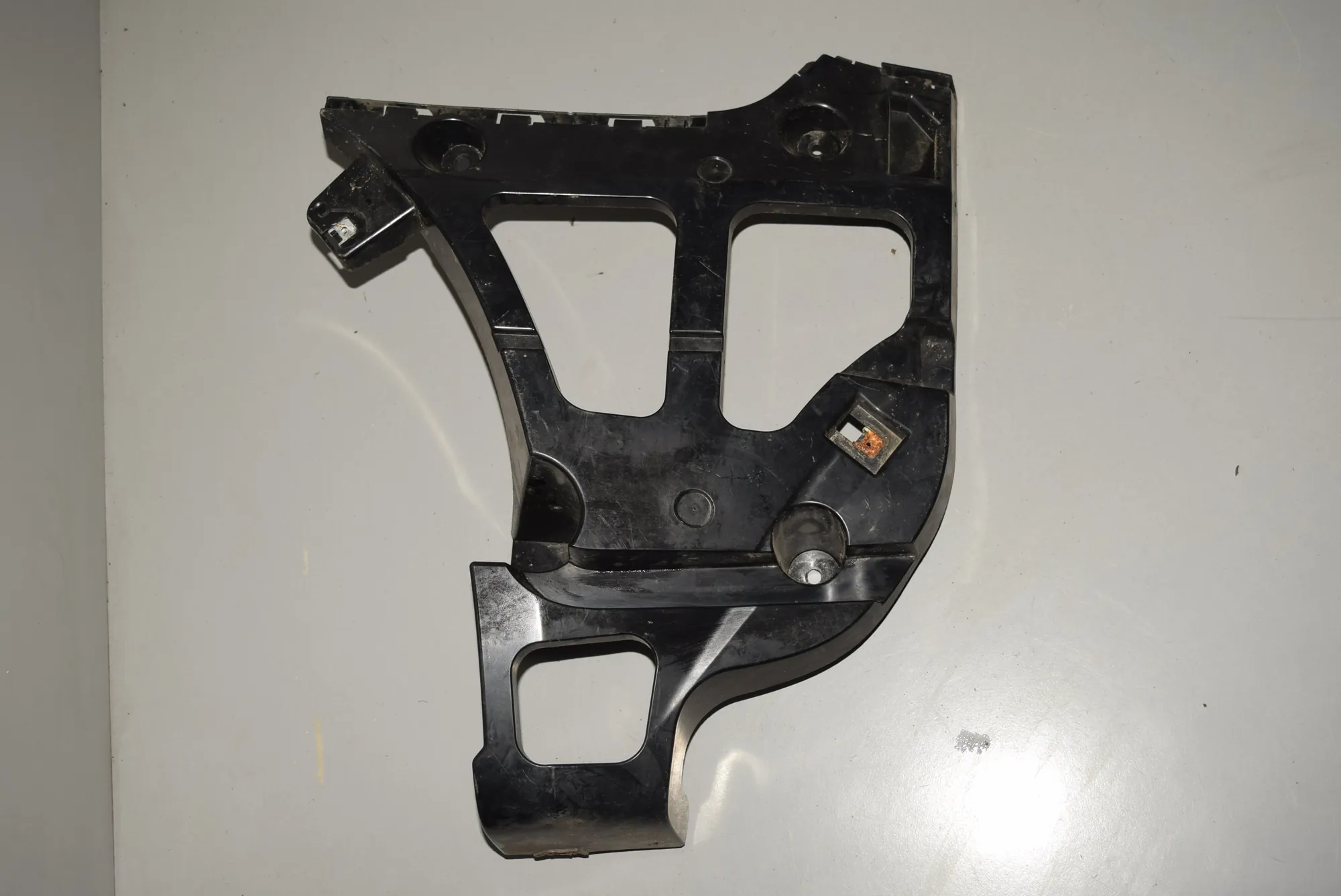 Rear Left Bumper Bracket – OEM 7227757 · BMW X5 (E70) BMW X5 (E70) 2011