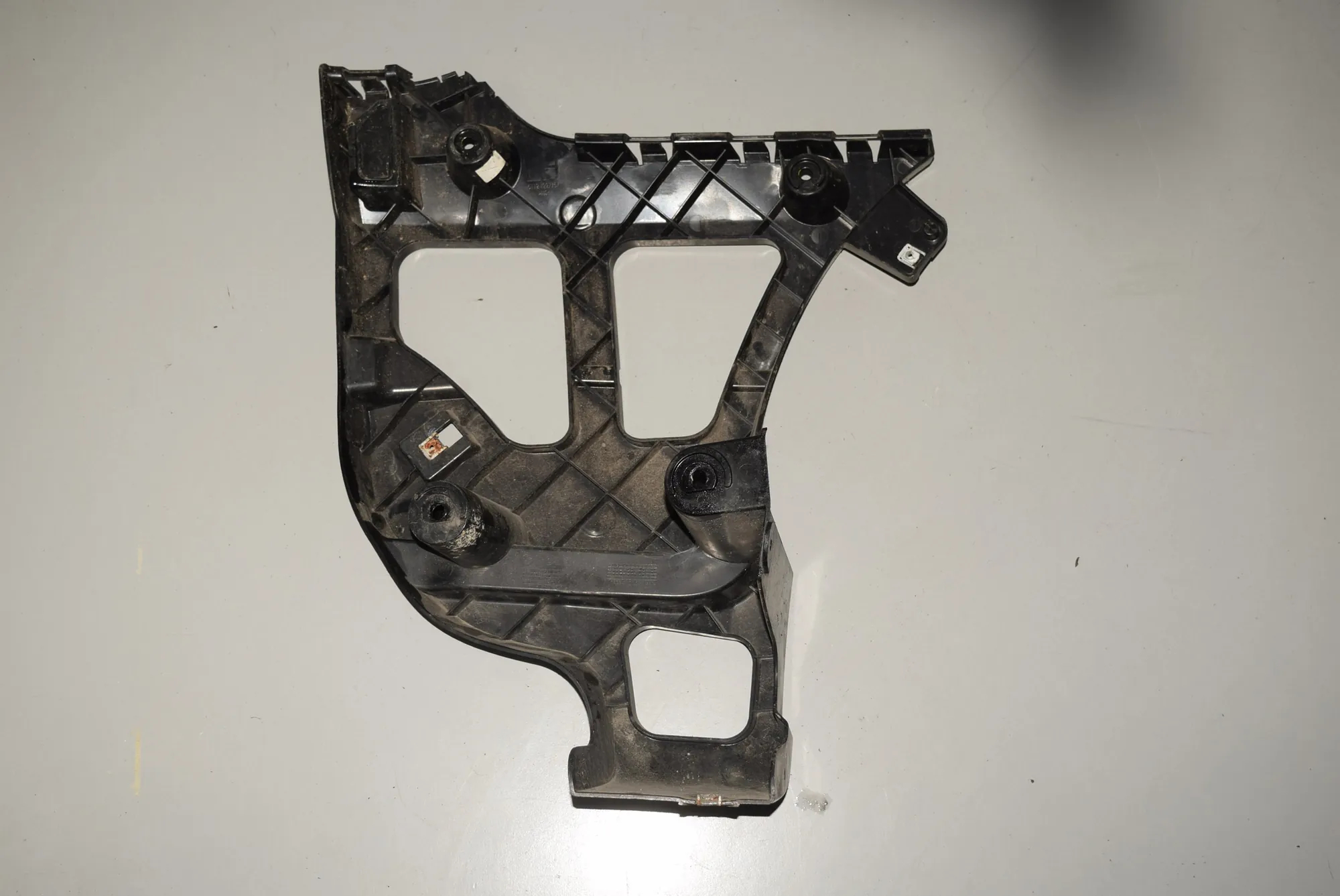 Rear Left Bumper Bracket – OEM 7227757 · BMW X5 (E70) BMW X5 (E70) 2011 – 2