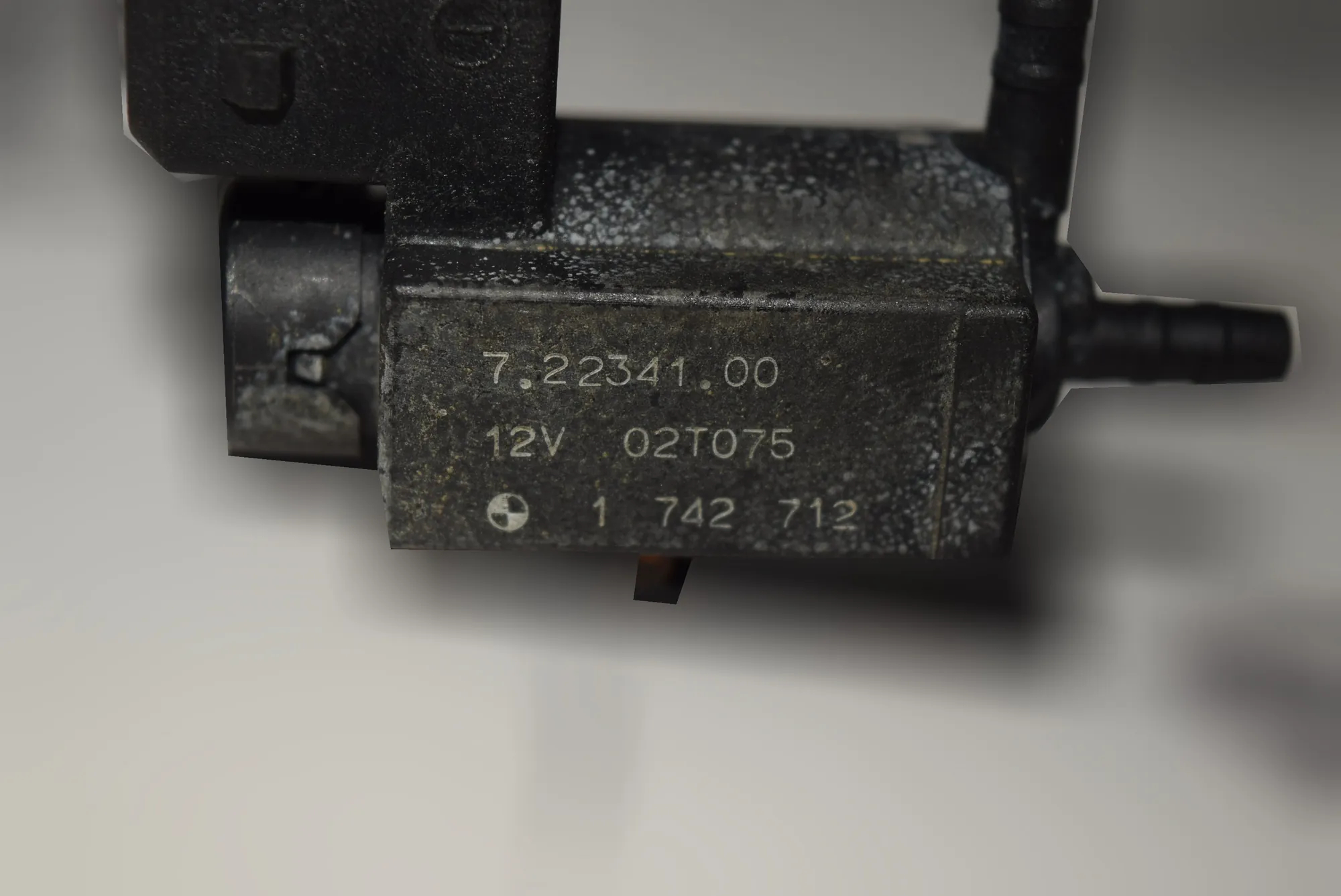 Solenoid Valve – OEM 1742712 · BMW 5 Touring (E39) BMW 5 Touring (E39) 2002 – 4