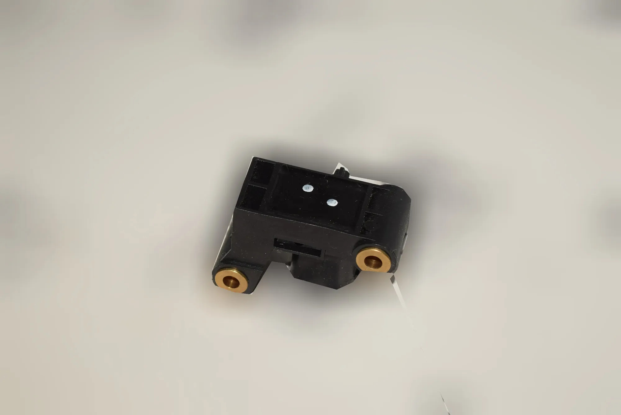 Front Right Impact Sensor – OEM 6977398 · BMW 5 (E60) M5 2005