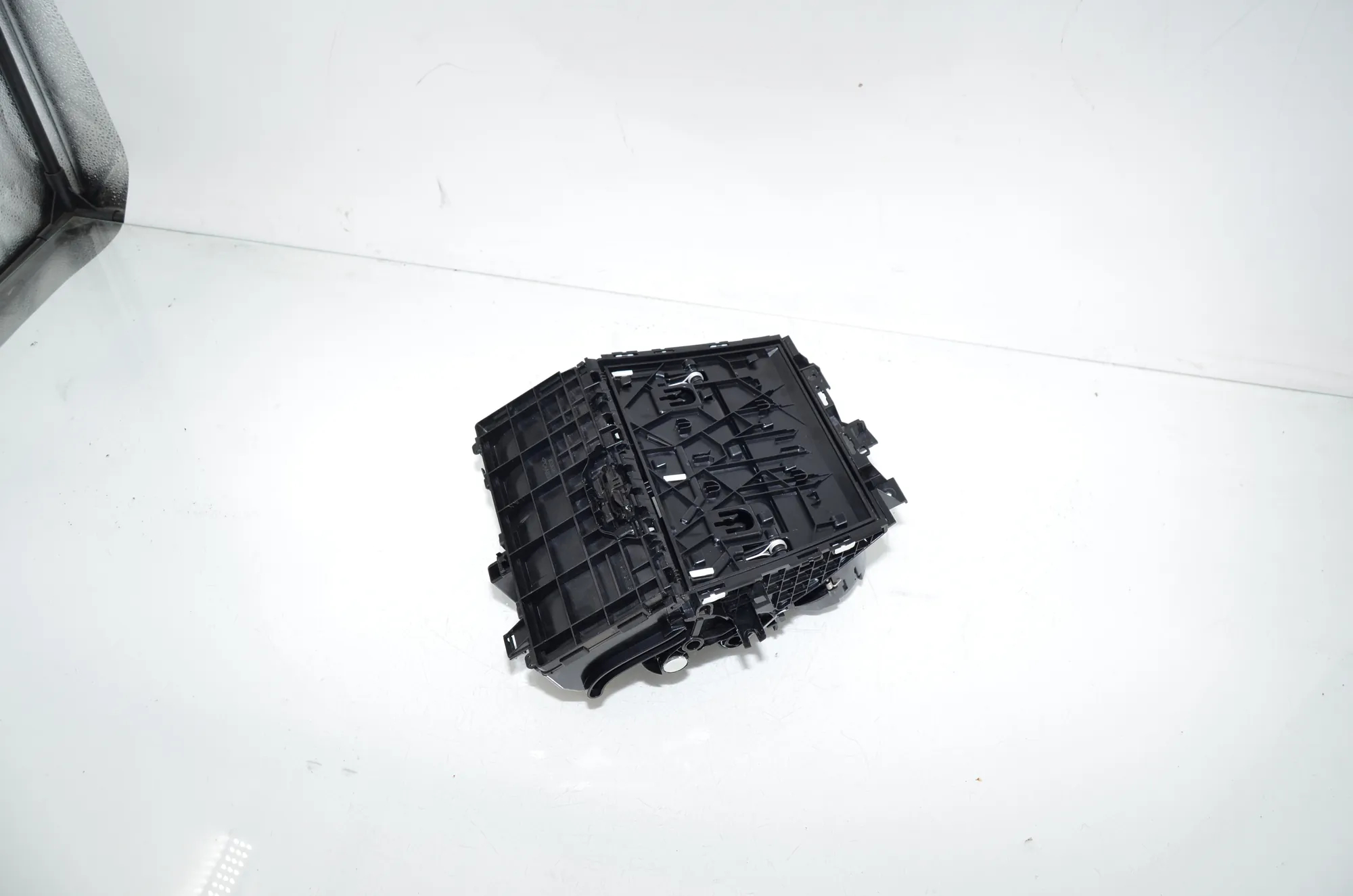 Cup Holder – OEM 6809803 · BMW 3 Touring (G21) (2019 - -) 320 d 2024 – 3