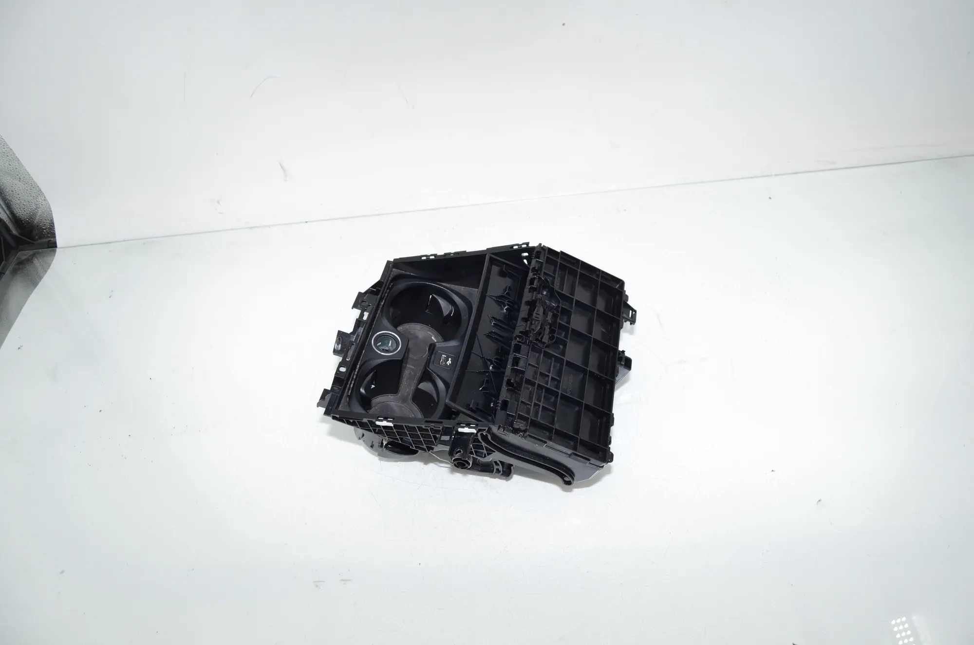 Cup Holder – OEM 6809803 · BMW 3 Touring (G21) (2019 - -) 320 d 2024 – 2