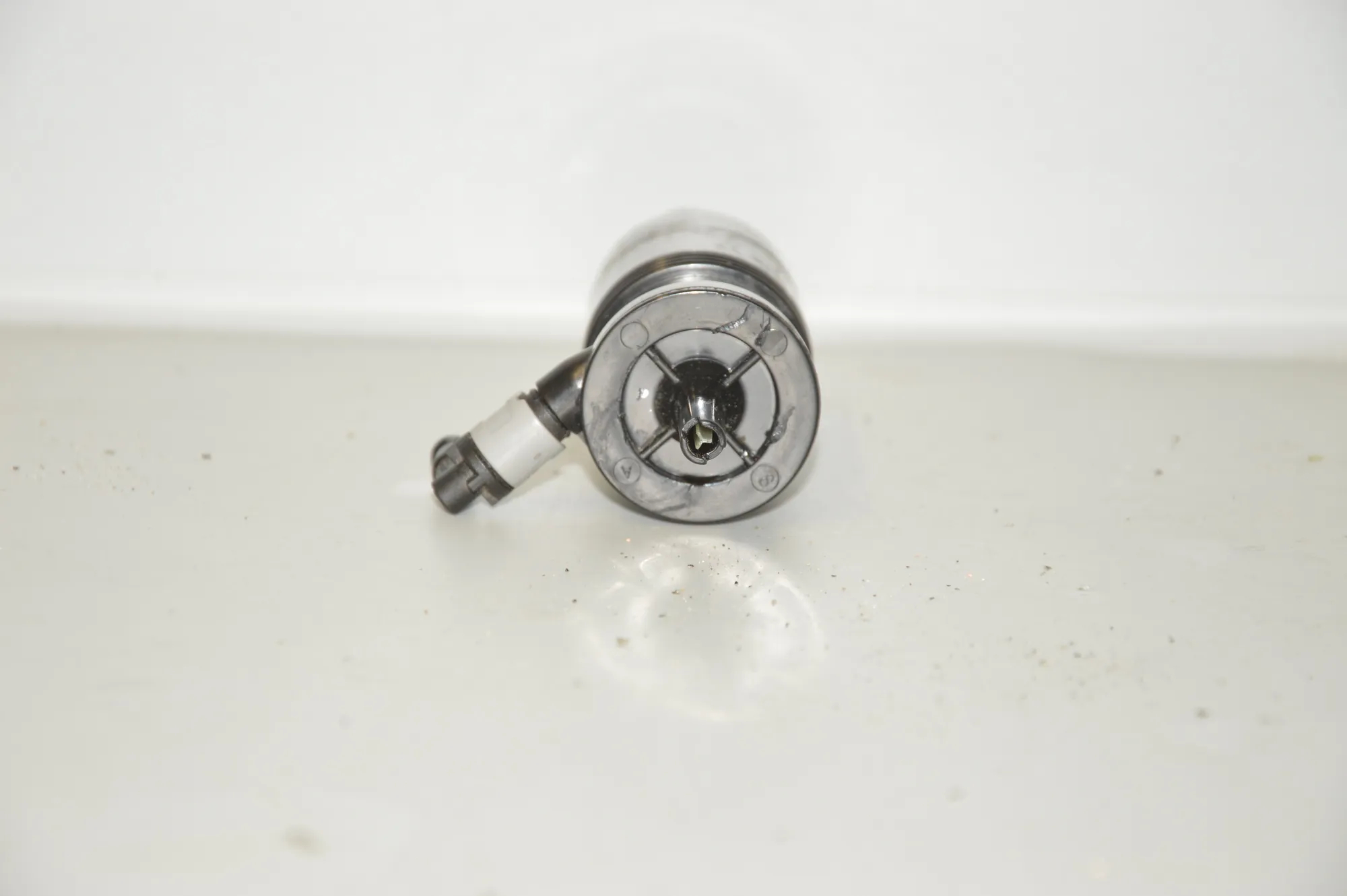 Washer Tank Motor – OEM NA · MERCEDES-BENZ S (W222, V222, X222) (2013 - -) S 350 BlueTEC / d (222.132, 222.032, 222.123) 2013 – 2